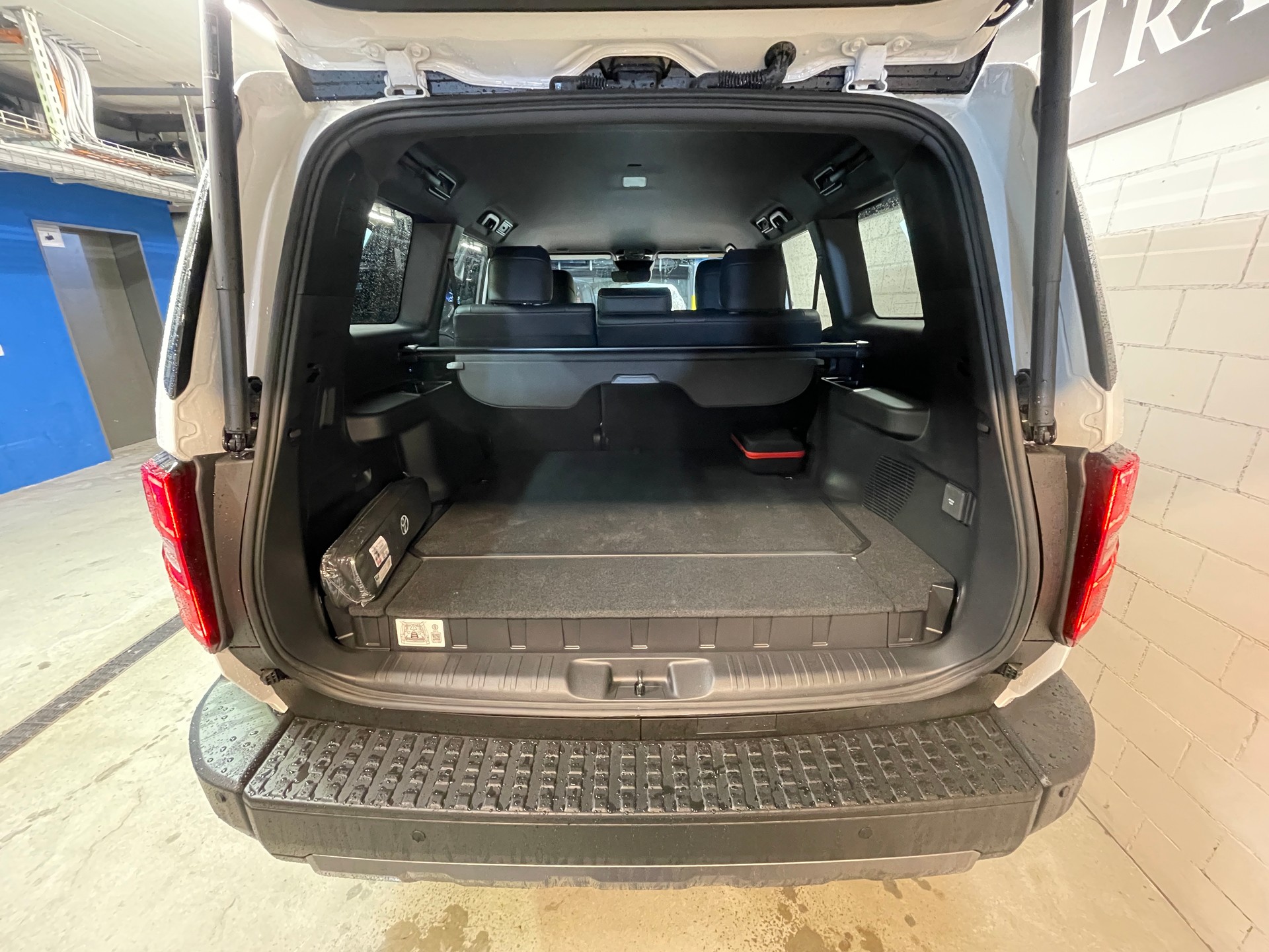 TOYOTA Land Cruiser 2.8TD 48V Style mit AHK-image-6