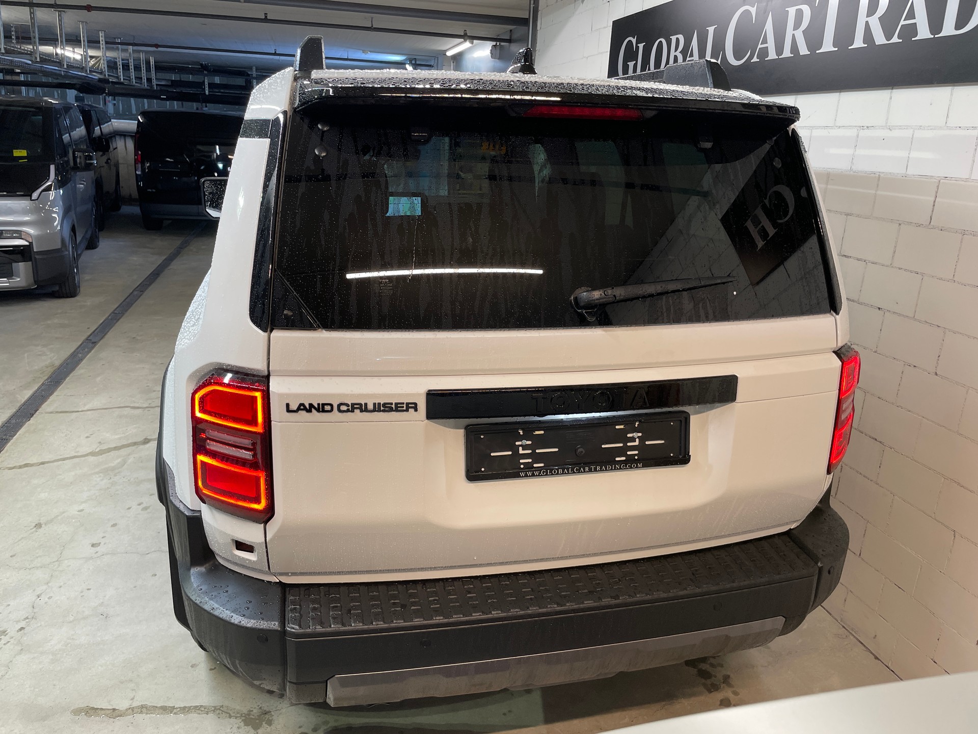 TOYOTA Land Cruiser 2.8TD 48V Style mit AHK-image-4
