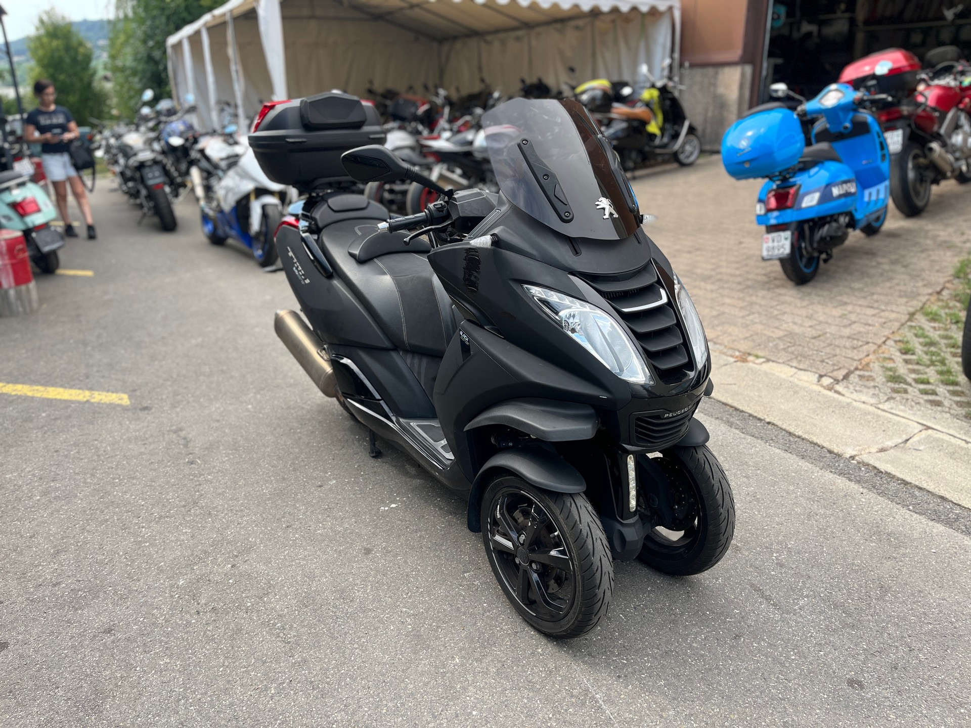 PEUGEOT Metropolis 400 RS-showroom-element-1
