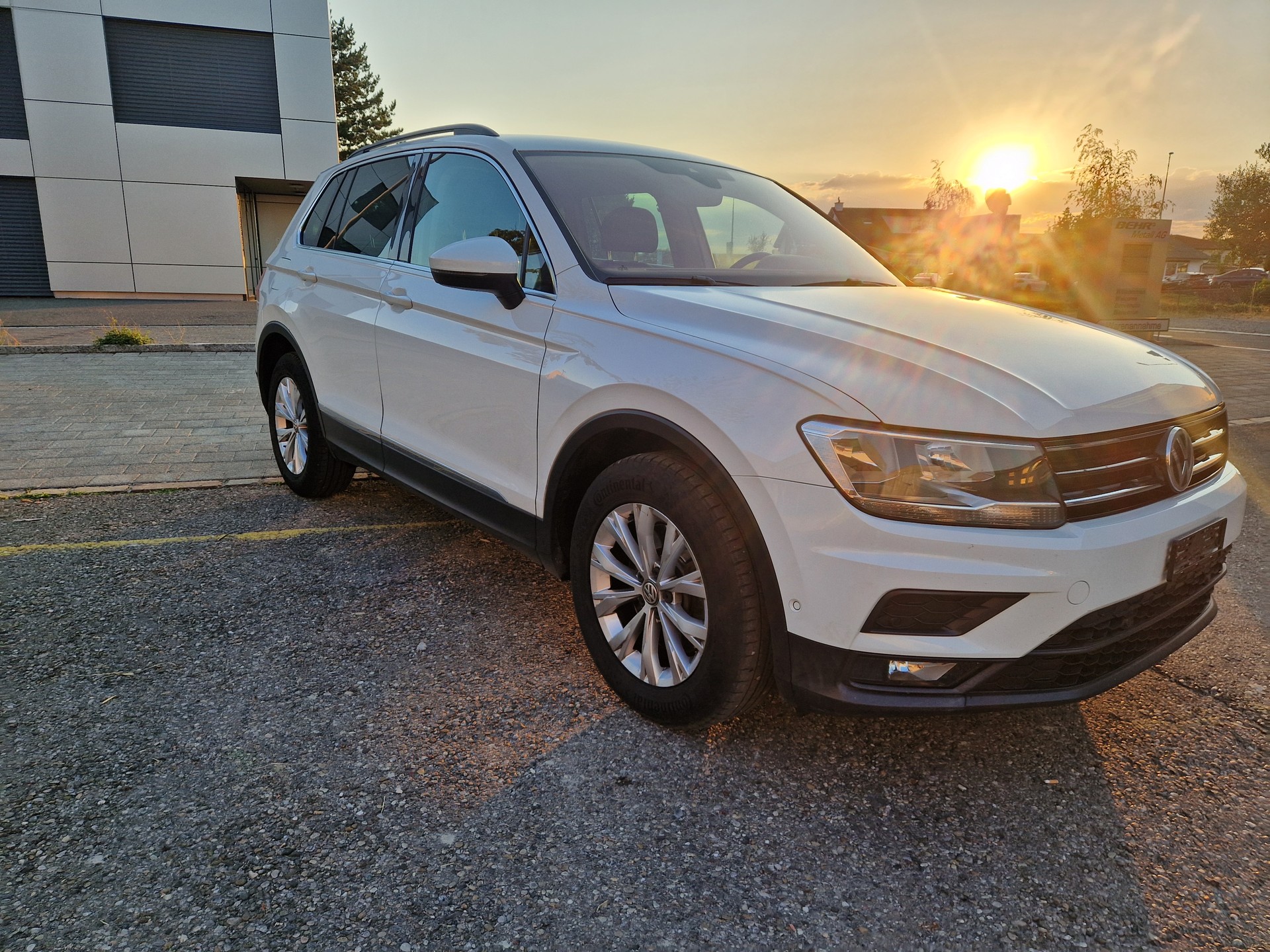 VW Tiguan 2.0TSI Comfortline 4Motion DSG-image-2