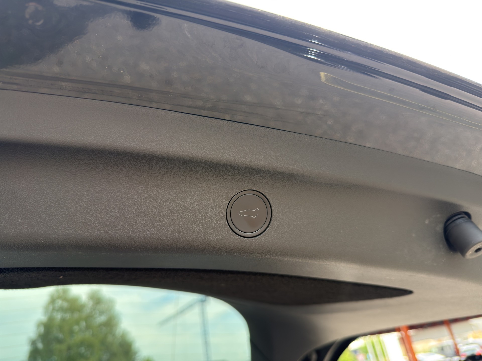 TESLA Model Y Performance D SOC 95.5% Weisses Interieur-image-27