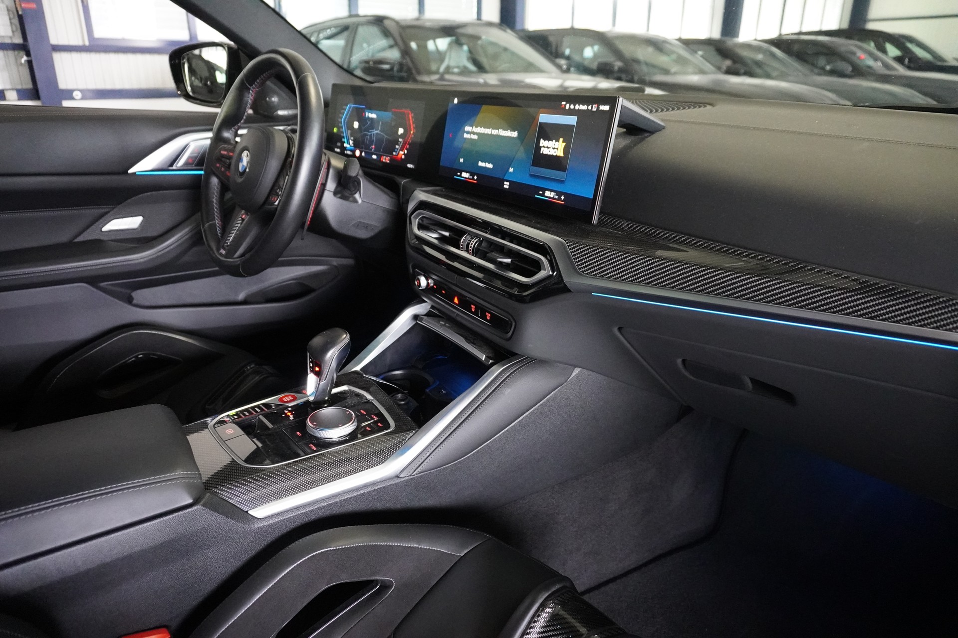 BMW M4 Coupé Competition M xDrive // CARBON PAKET // M CARBON SCHALENSITZE //-image-10