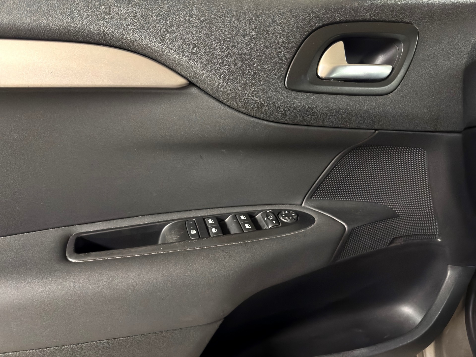 CITROEN C4 1.2 Pure Tech Shine Automatic-image-10