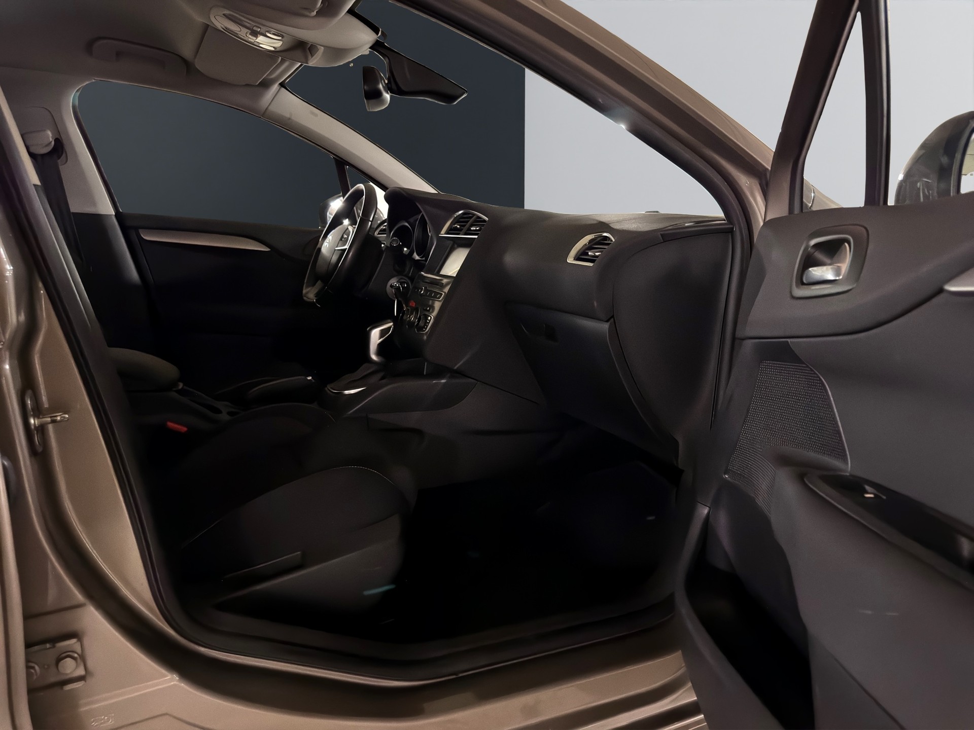 CITROEN C4 1.2 Pure Tech Shine Automatic-image-23