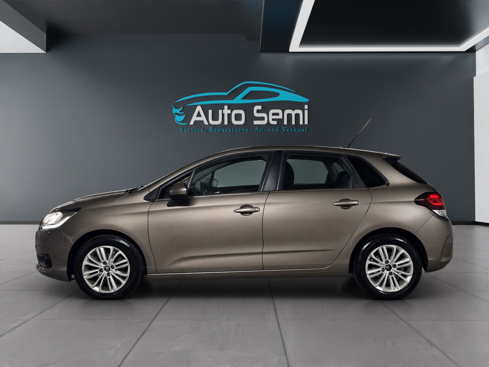 CITROEN C4 1.2 Pure Tech Shine Automatic-image-1