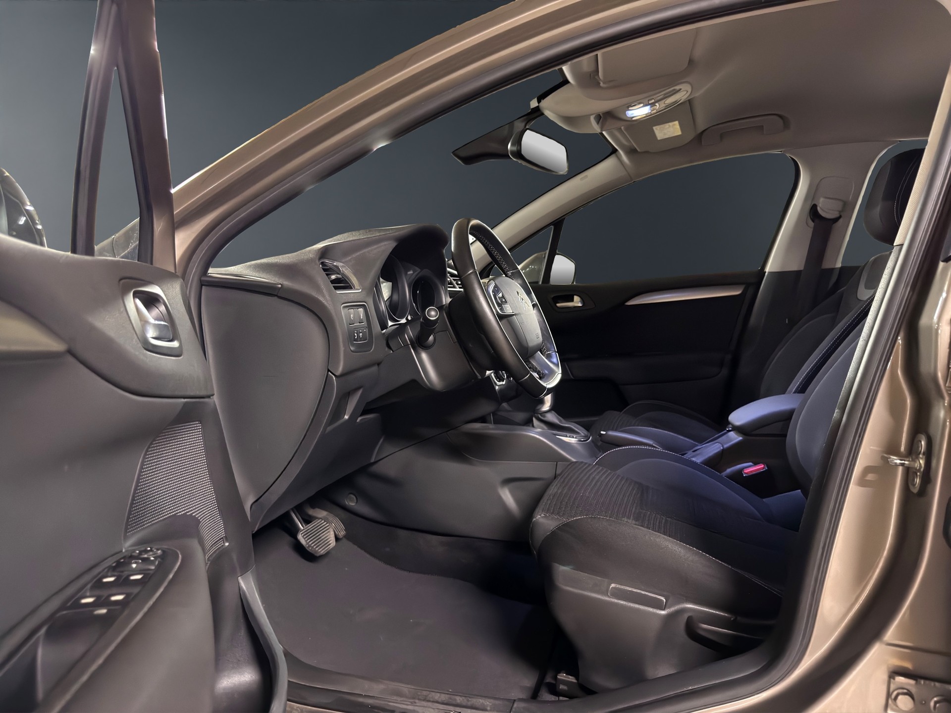 CITROEN C4 1.2 Pure Tech Shine Automatic-image-9