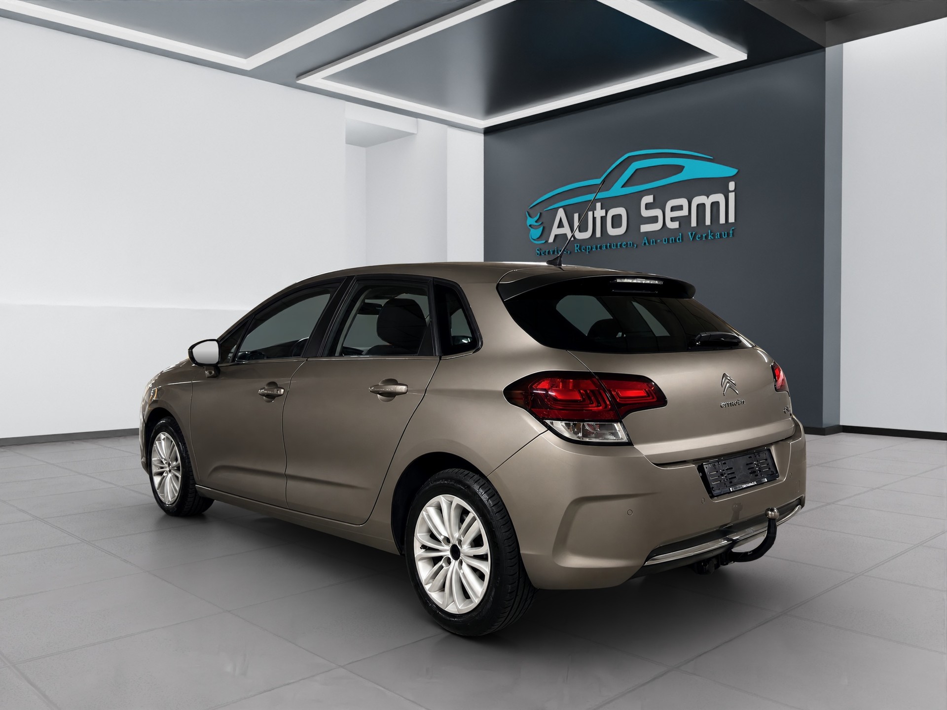 CITROEN C4 1.2 Pure Tech Shine Automatic-image-2
