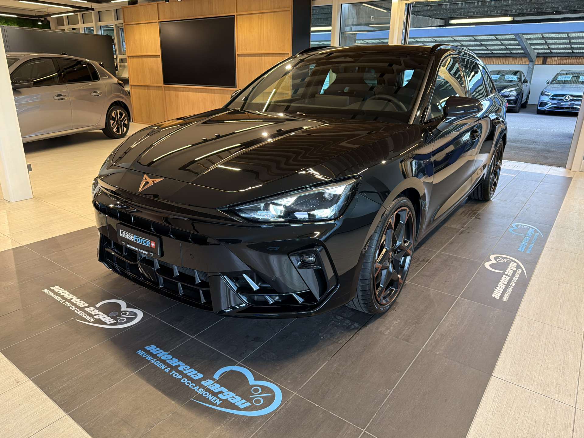 CUPRA LEON ST 2.0 TSi VZ 333PS 4Drive DSG-Automat-image-0