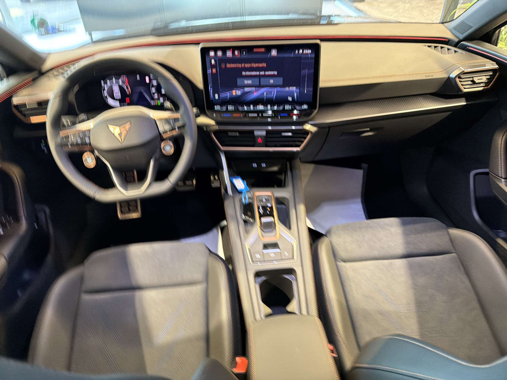 CUPRA LEON ST 2.0 TSi VZ 333PS 4Drive DSG-Automat-image-14
