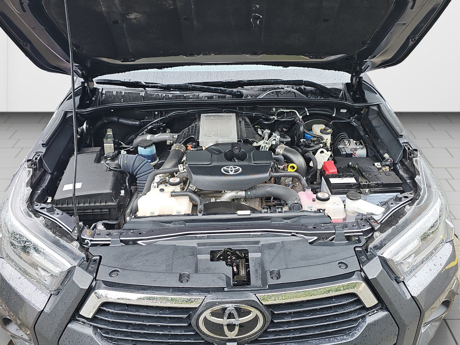 TOYOTA Hilux 2.8D-4D MHEV Invincible Double Cab 4x4 A-image-21