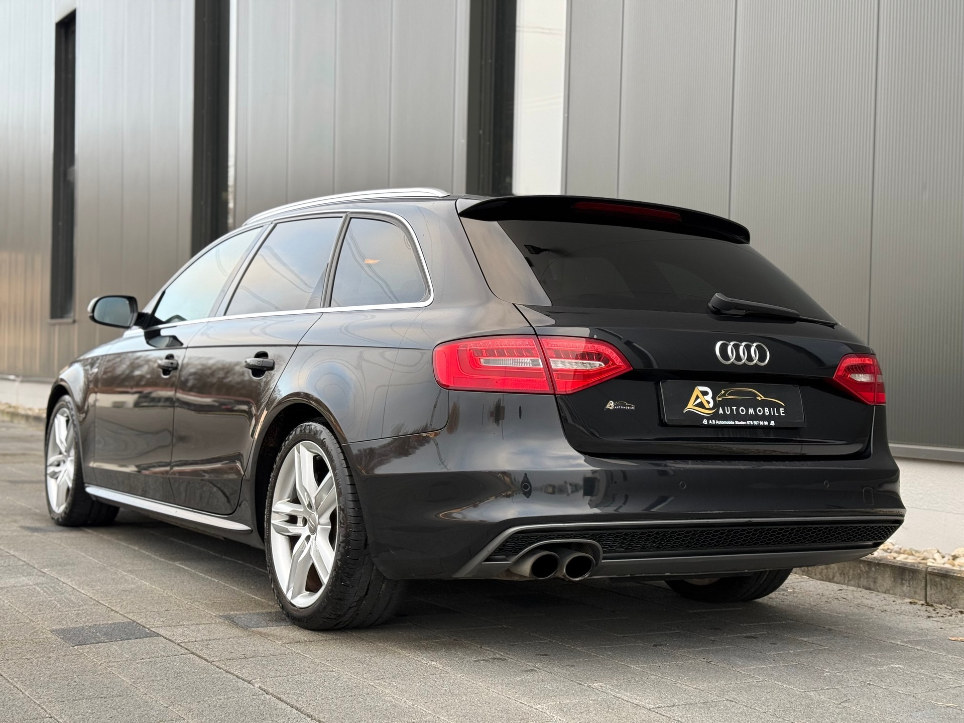 AUDI A4 Avant 2.0 TDI S- LINE-image-9