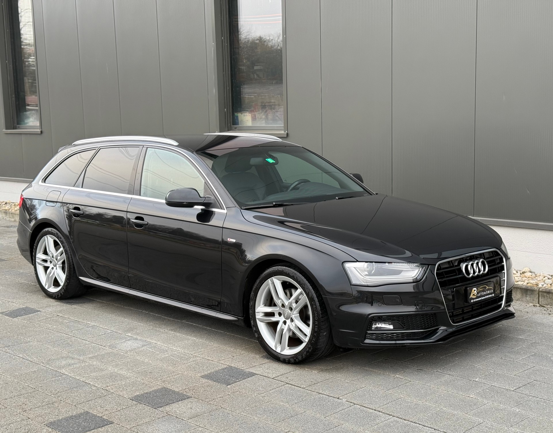 AUDI A4 Avant 2.0 TDI S- LINE-image-3