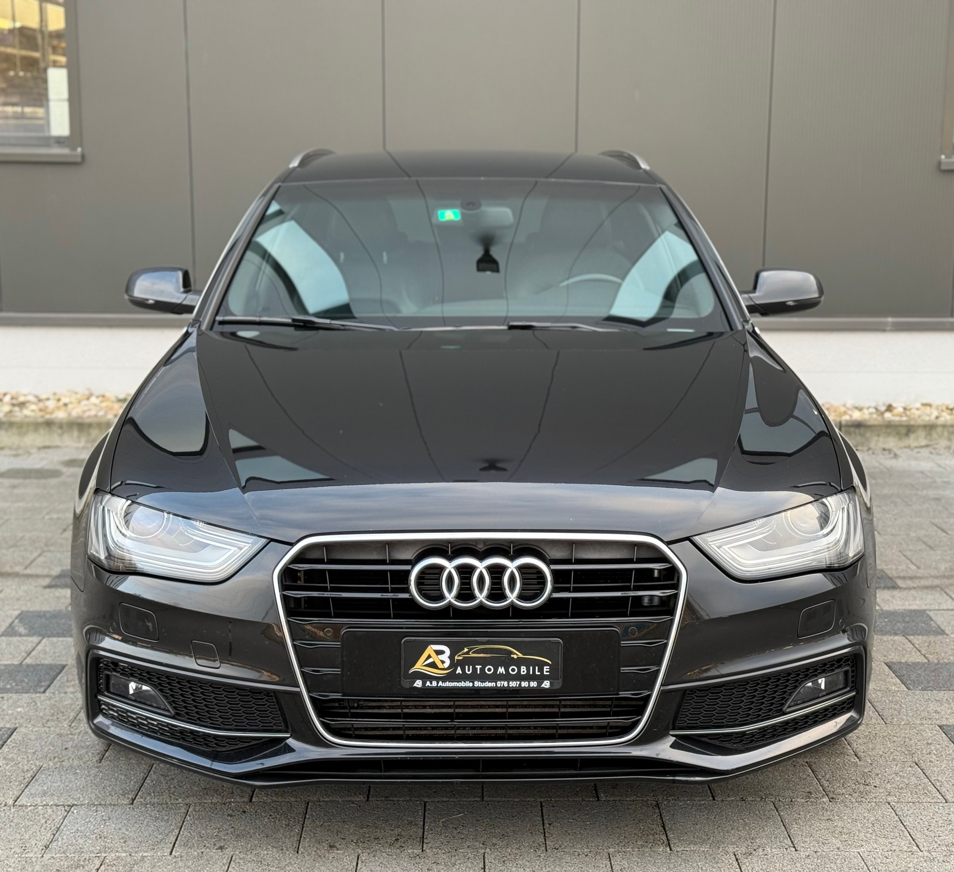 AUDI A4 Avant 2.0 TDI S- LINE-image-10