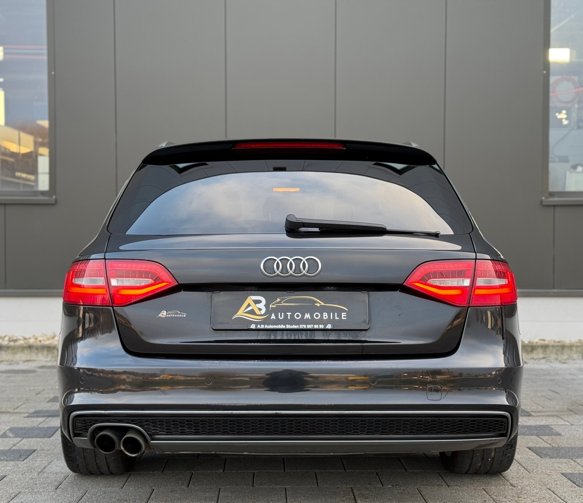 AUDI A4 Avant 2.0 TDI S- LINE-image-11