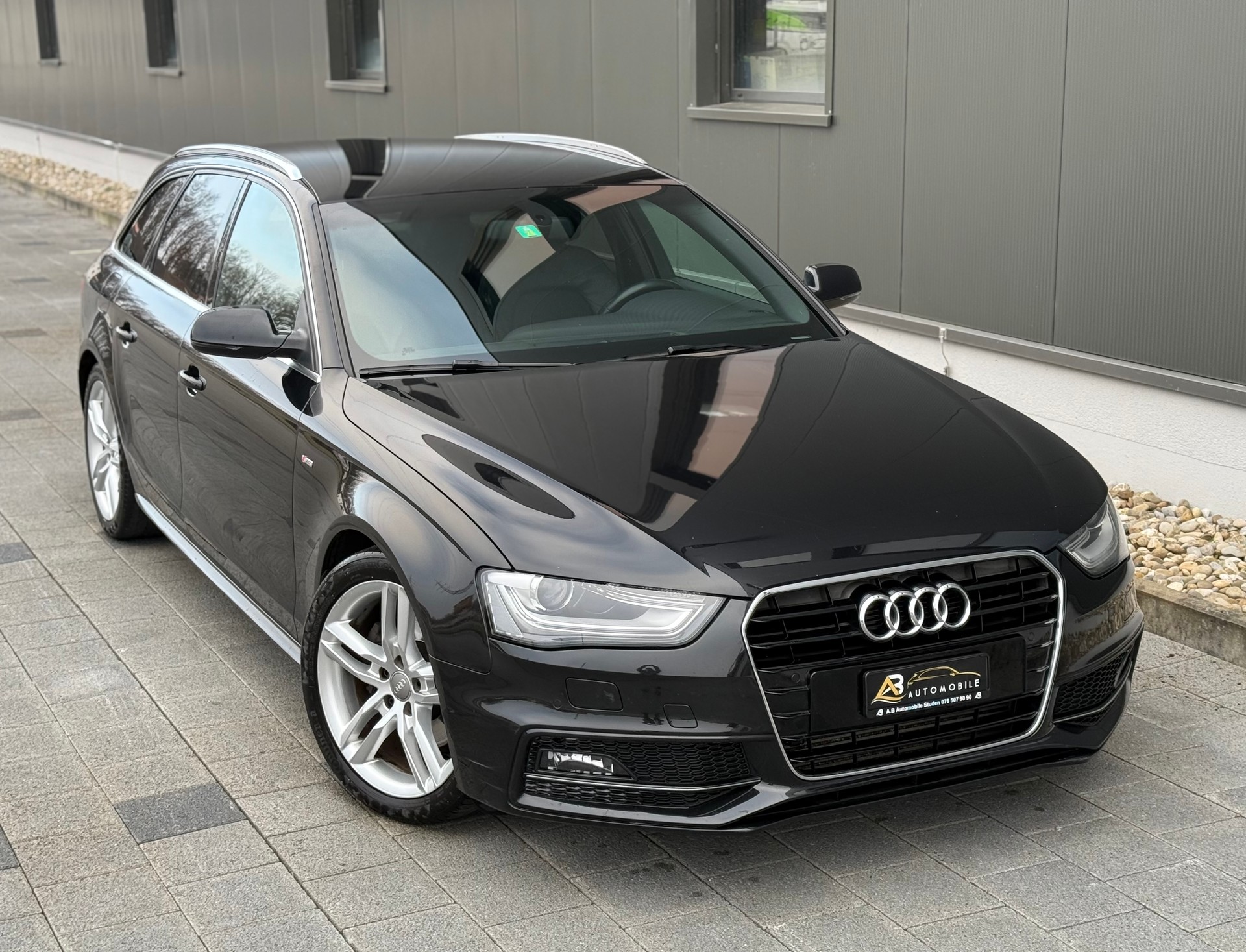 AUDI A4 Avant 2.0 TDI S- LINE-image-1