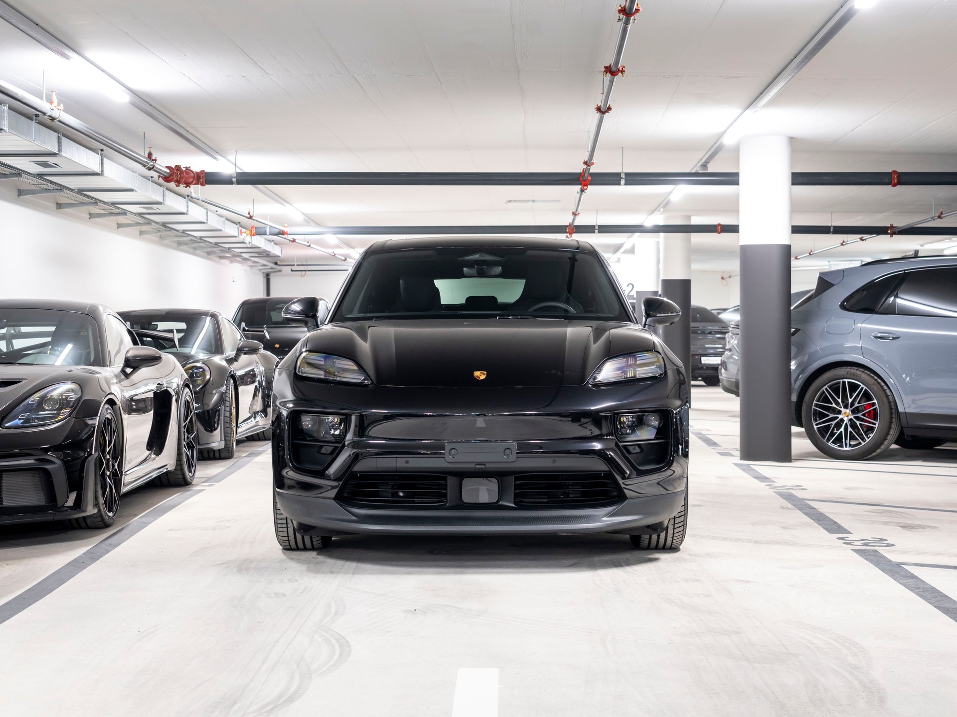PORSCHE Macan 4 S 100kWh-showroom-element-3