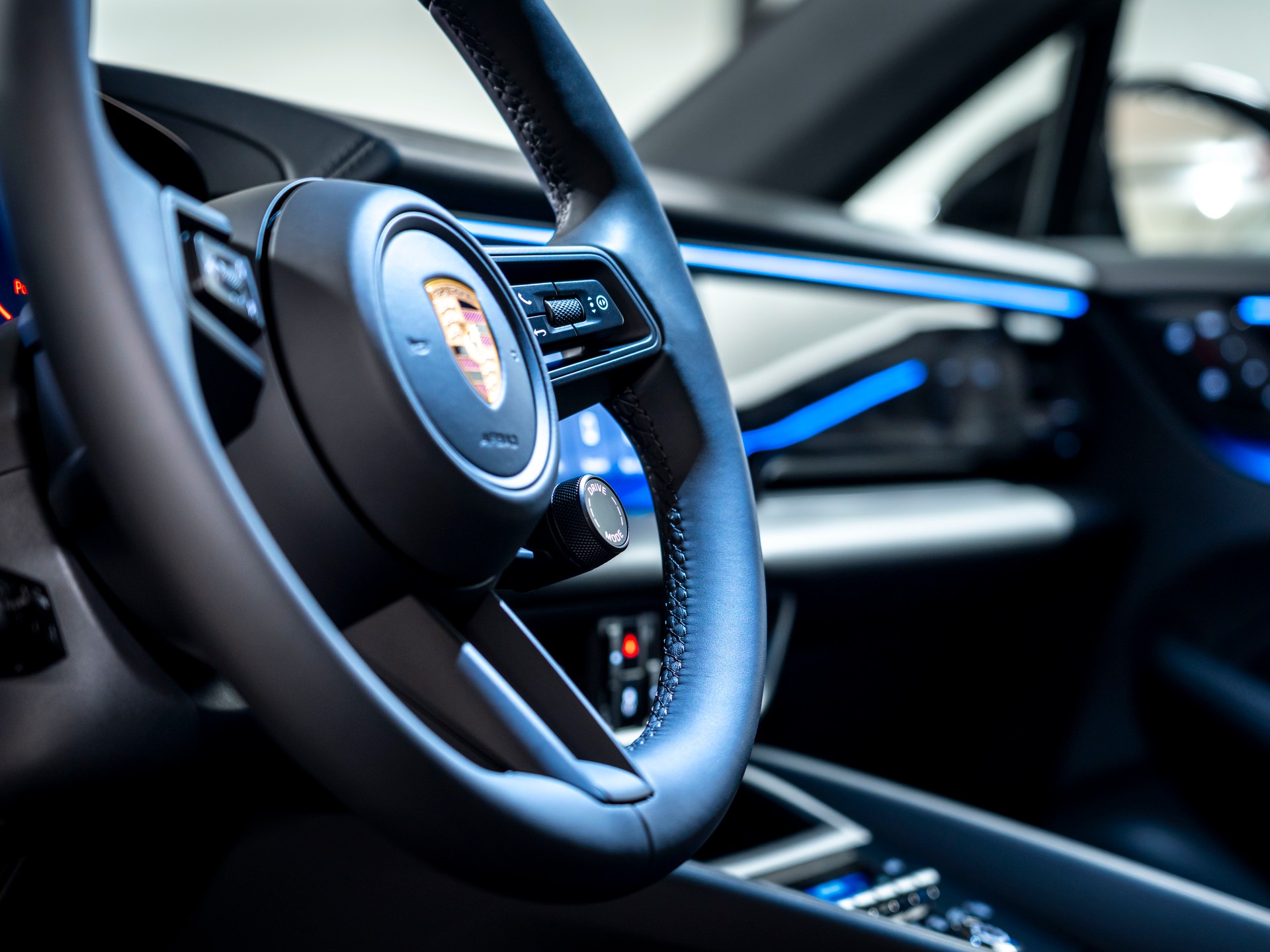 PORSCHE Macan 4 S 100kWh-image-12