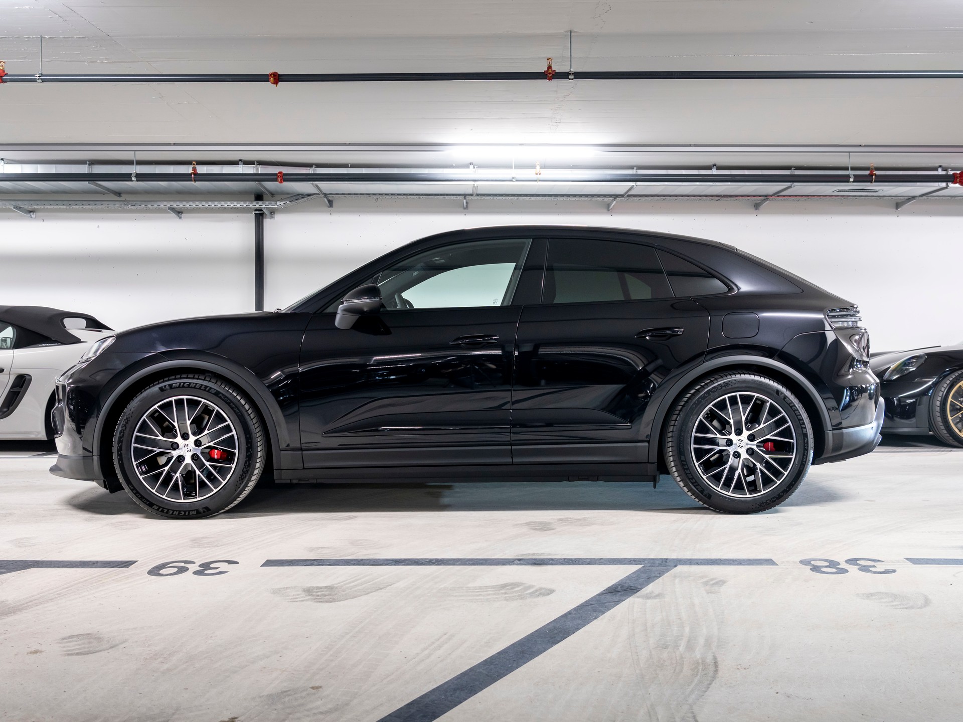 PORSCHE Macan 4 S 100kWh-showroom-element-1