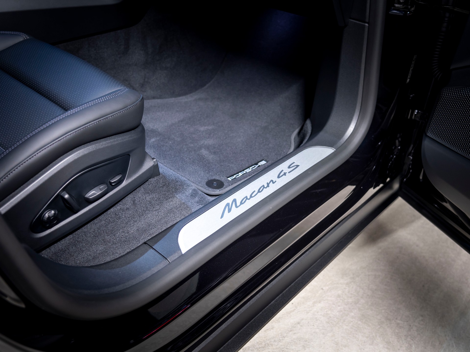 PORSCHE Macan 4 S 100kWh-image-19