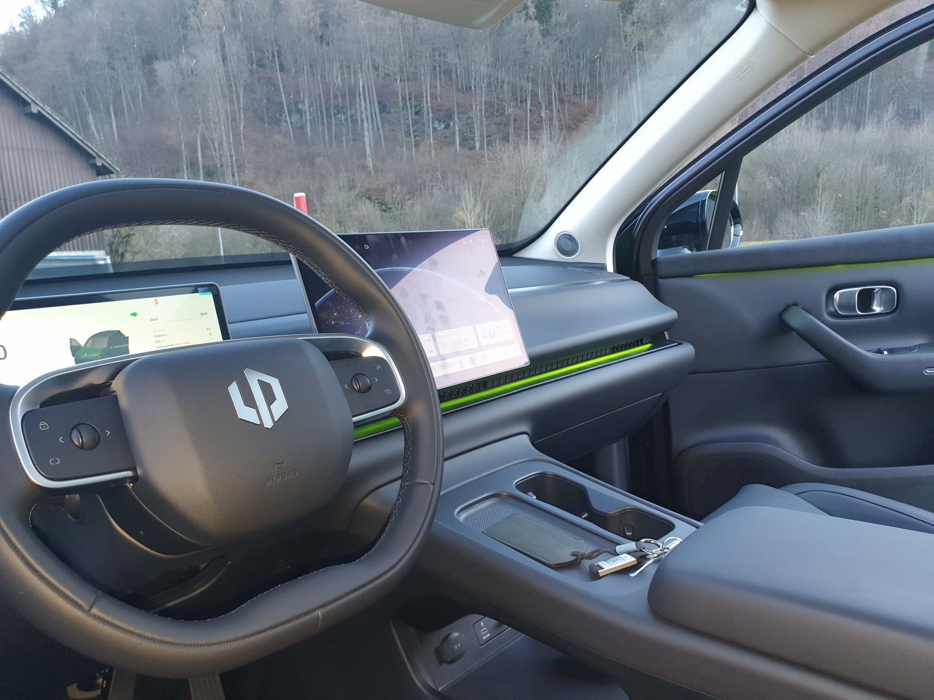 LEAPMOTOR C10 EV AWD-image-15