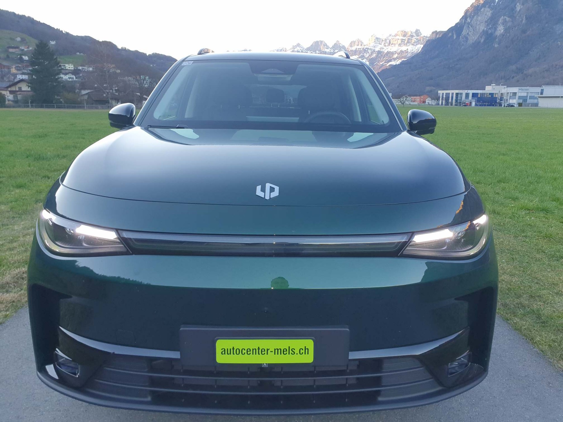 LEAPMOTOR C10 EV AWD-image-2
