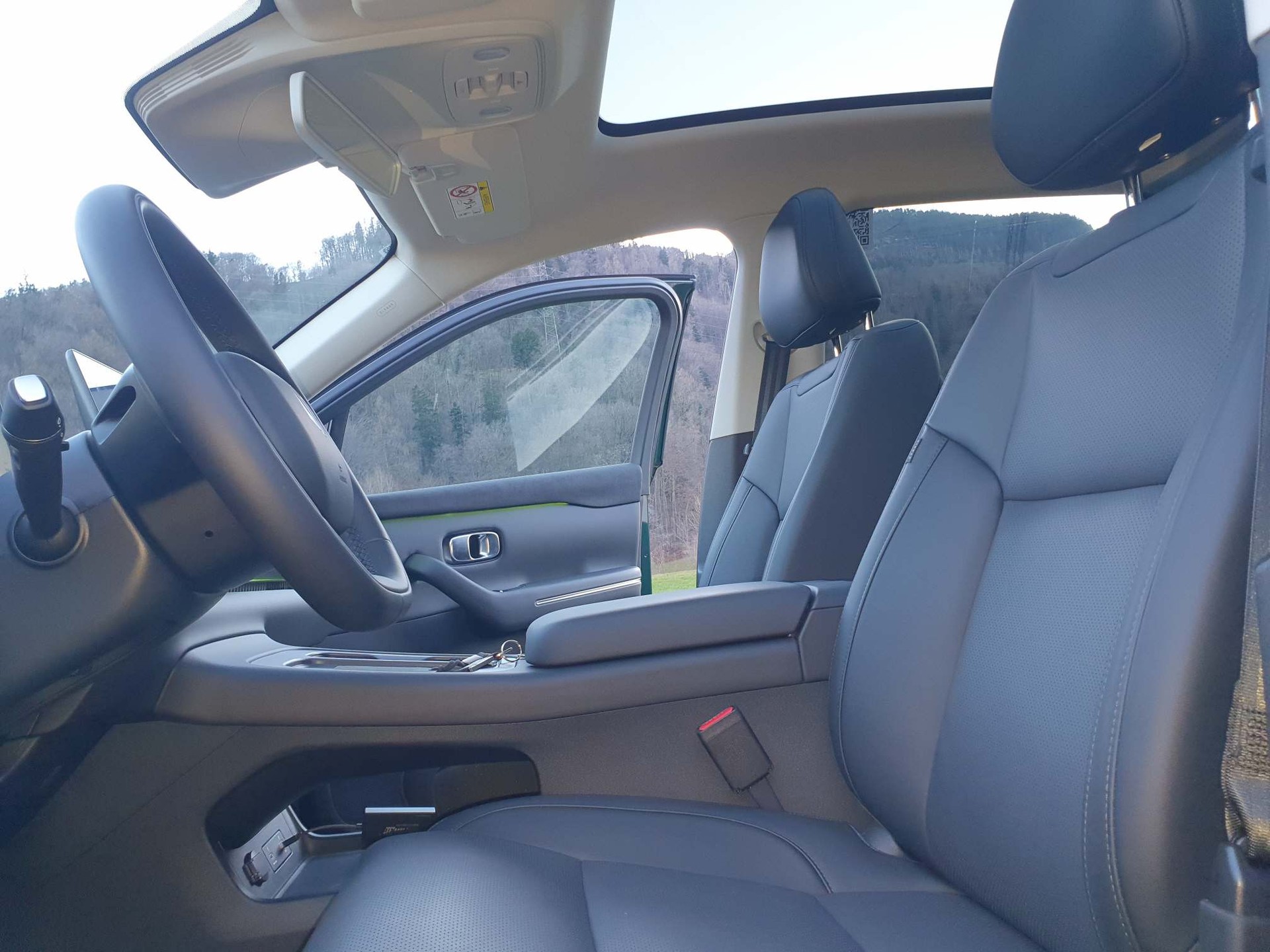 LEAPMOTOR C10 EV AWD-image-14