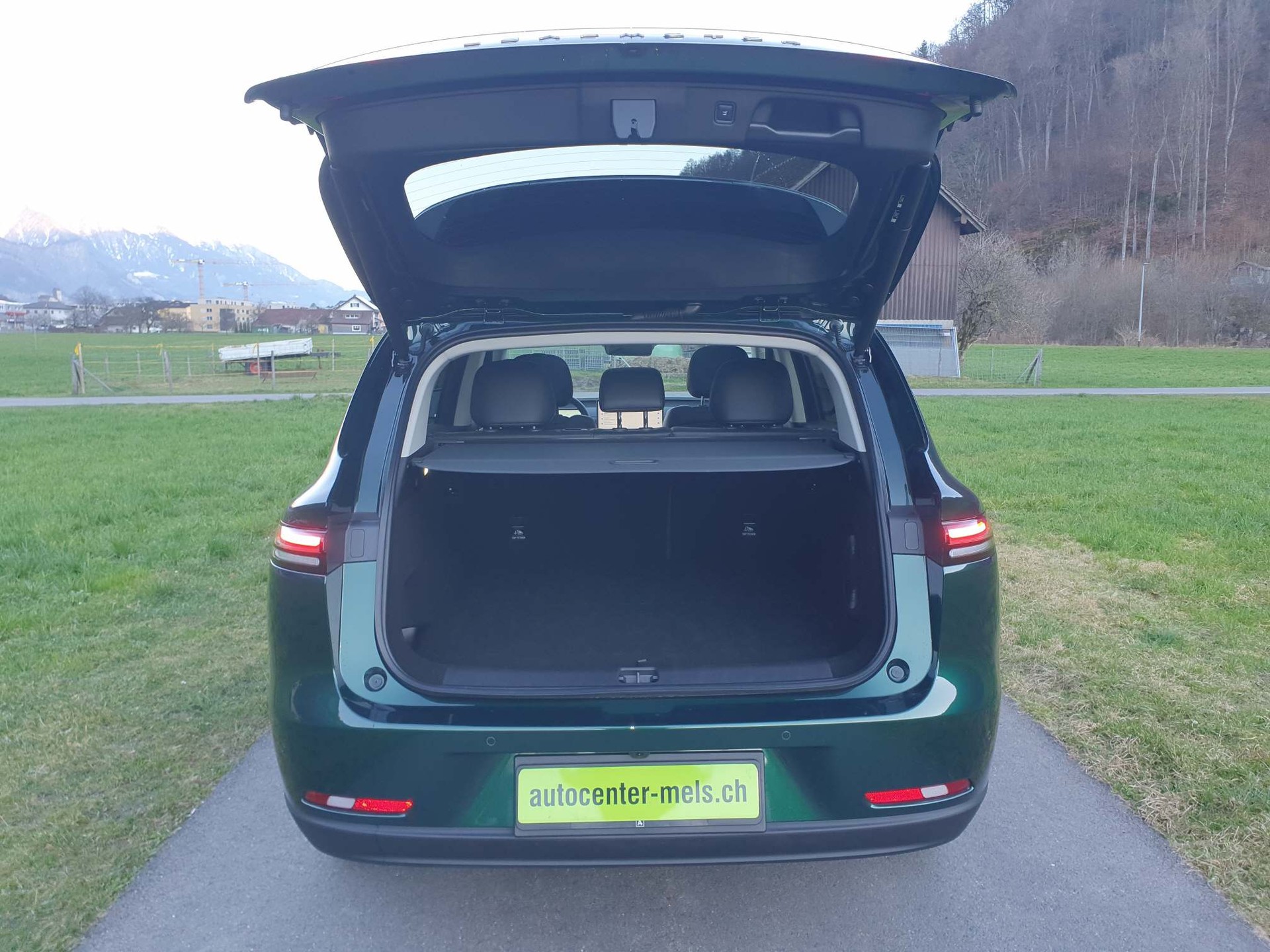 LEAPMOTOR C10 EV AWD-image-7