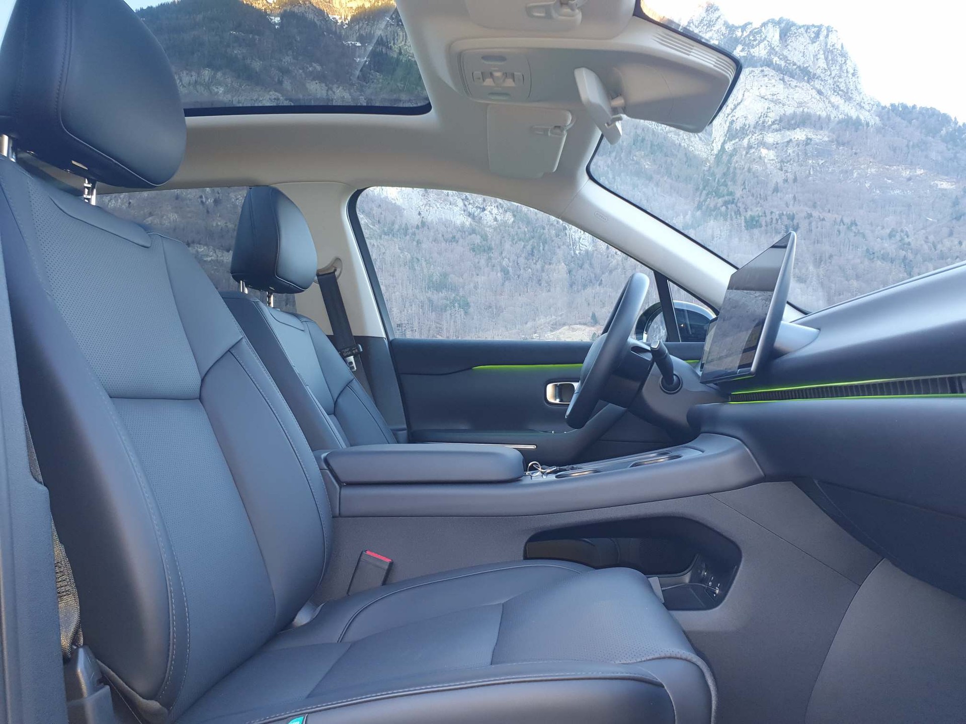 LEAPMOTOR C10 EV AWD-image-12