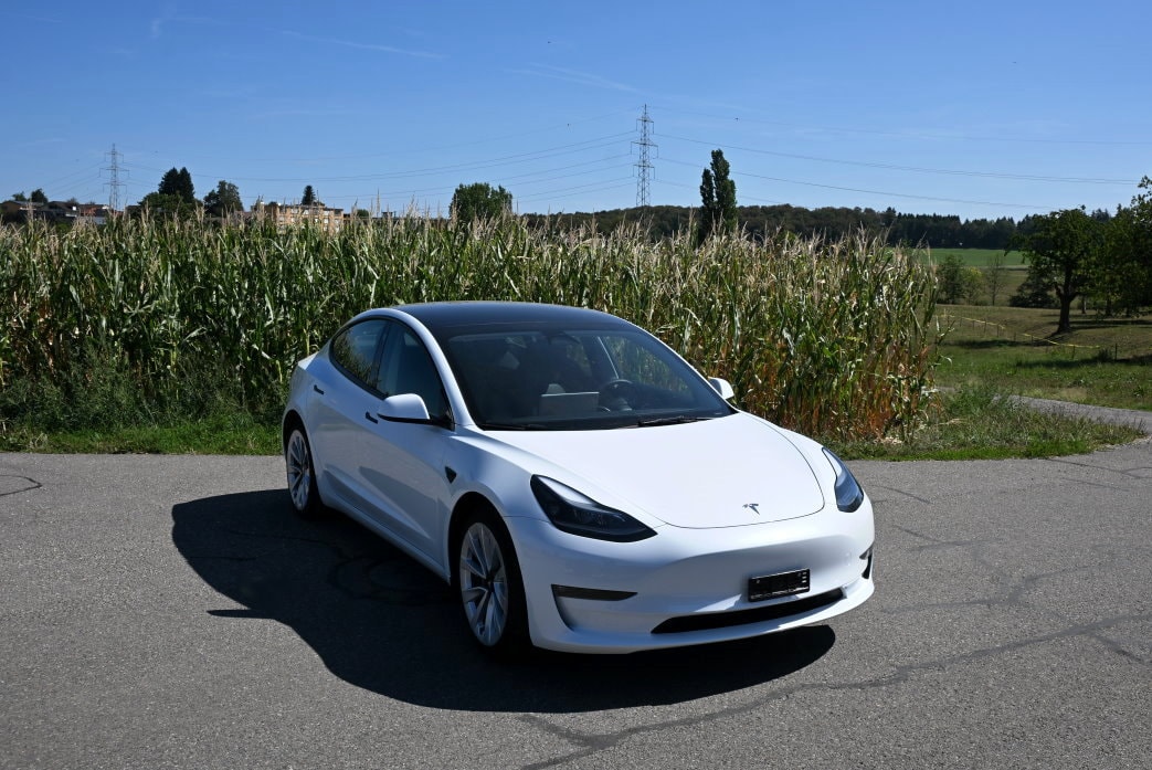 TESLA Model 3 Long Range Dual Motor AWD-image-1
