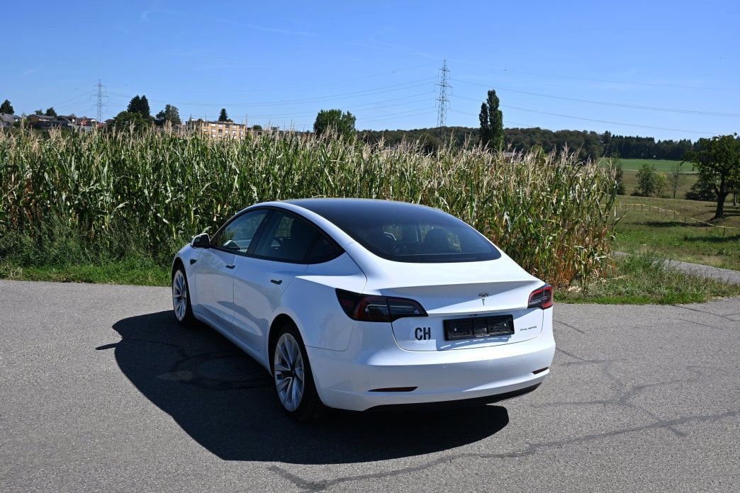 TESLA Model 3 Long Range Dual Motor AWD-image-3