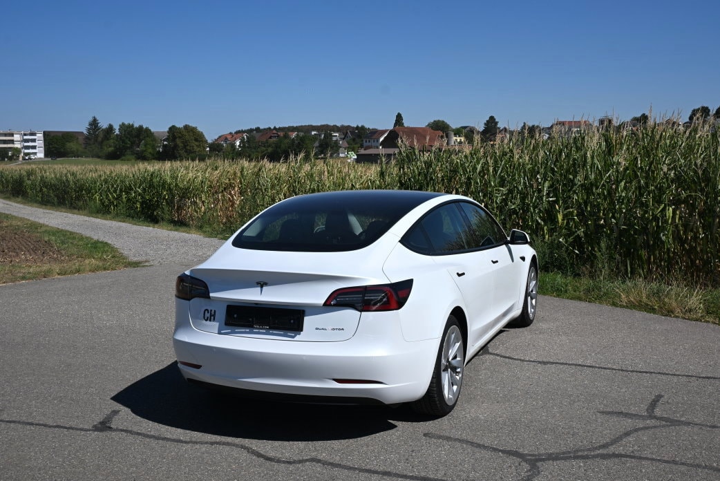 TESLA Model 3 Long Range Dual Motor AWD-image-2