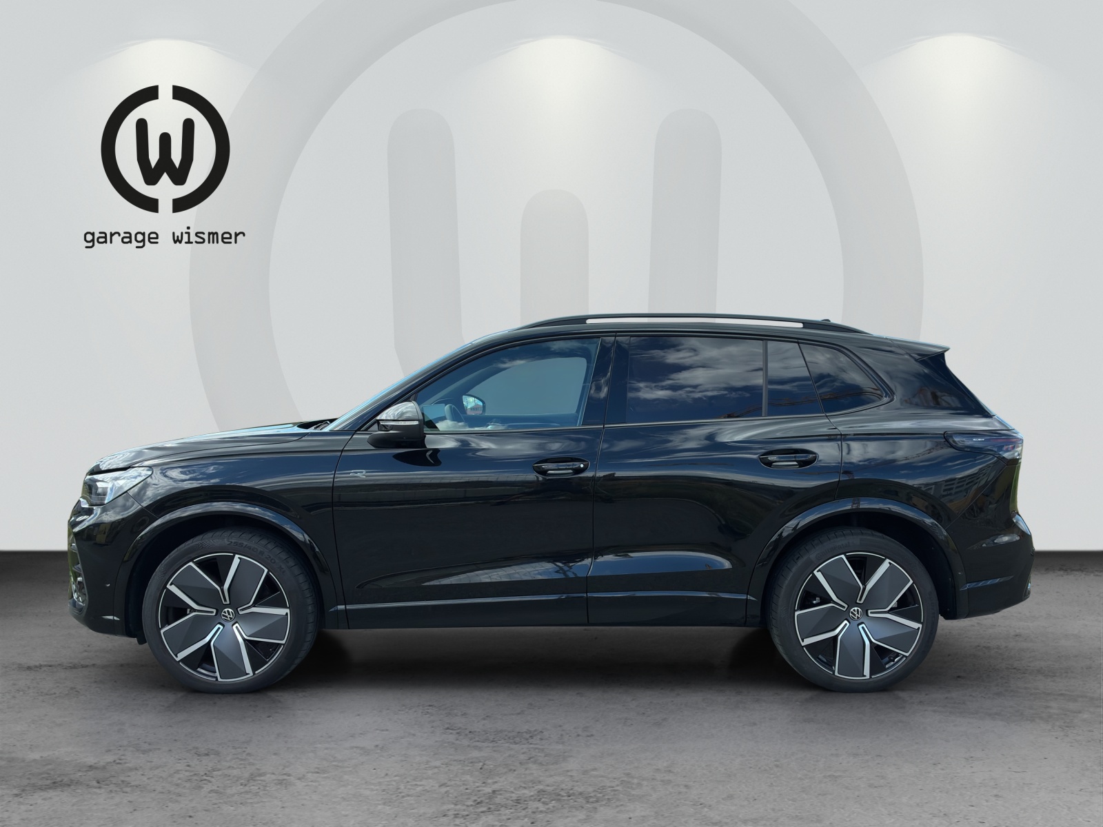 VW Tiguan 2.0 TSI DSG R-Line Plus 4Motion-image-1
