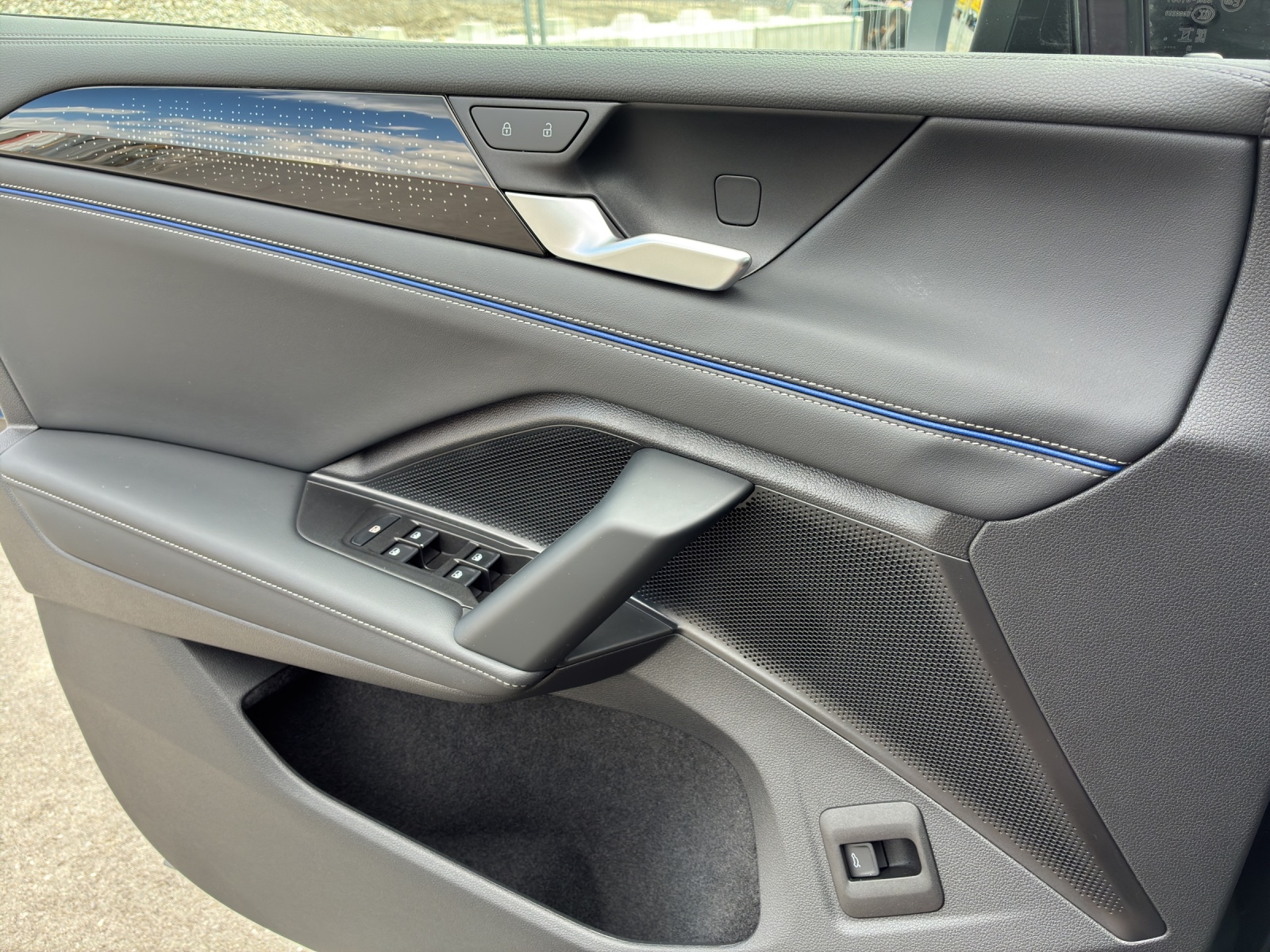 VW Tiguan 2.0 TSI DSG R-Line Plus 4Motion-image-13