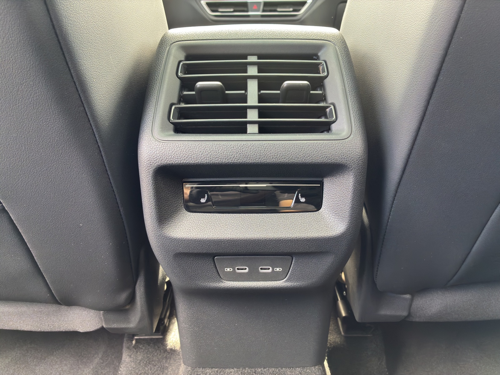 VW Tiguan 2.0 TSI DSG R-Line Plus 4Motion-image-14