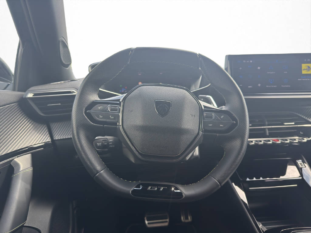 PEUGEOT 2008 1.2 Hybrid 145 GT-image-12