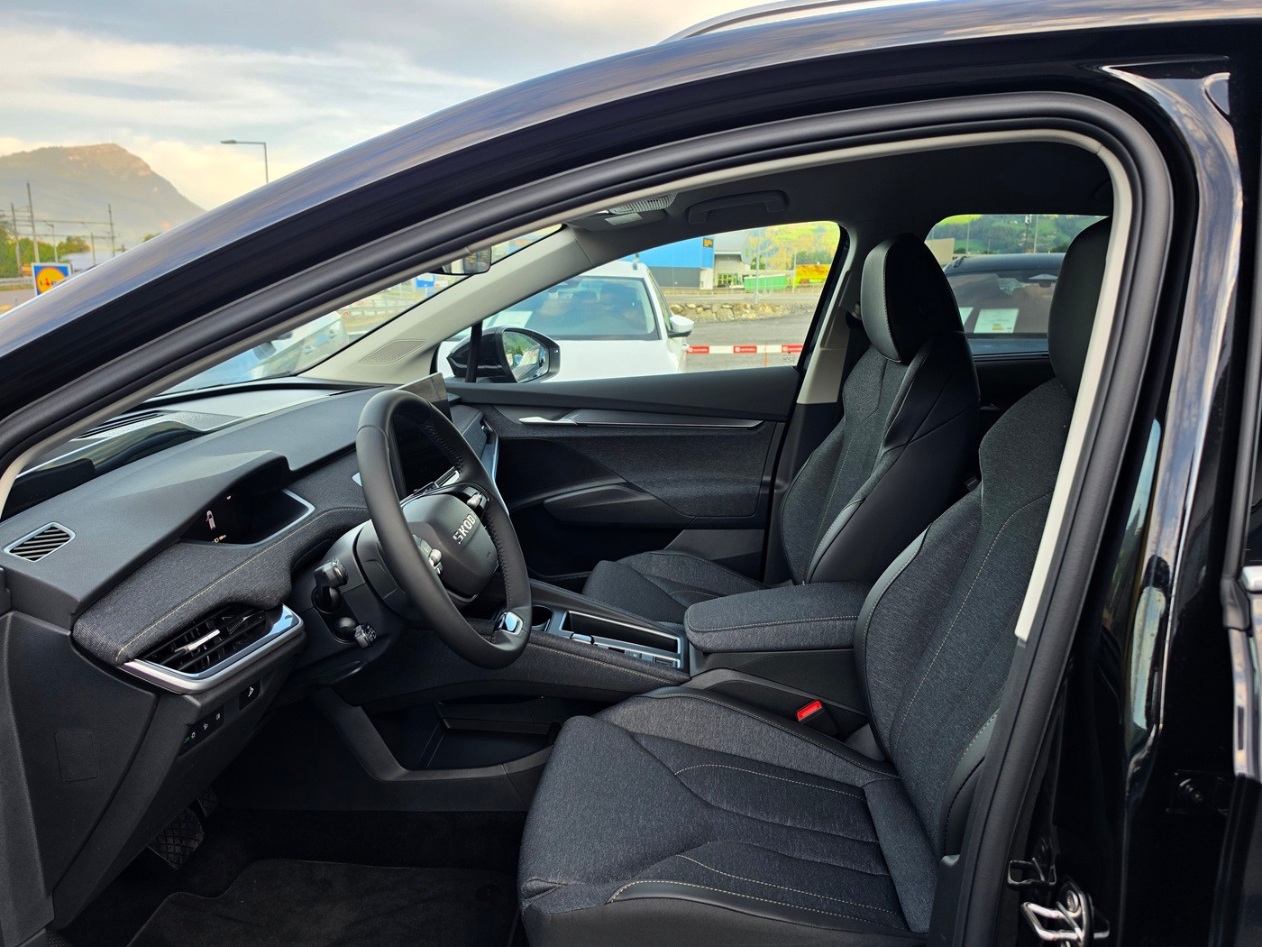 SKODA Elroq 85x Selection 4x4-image-7