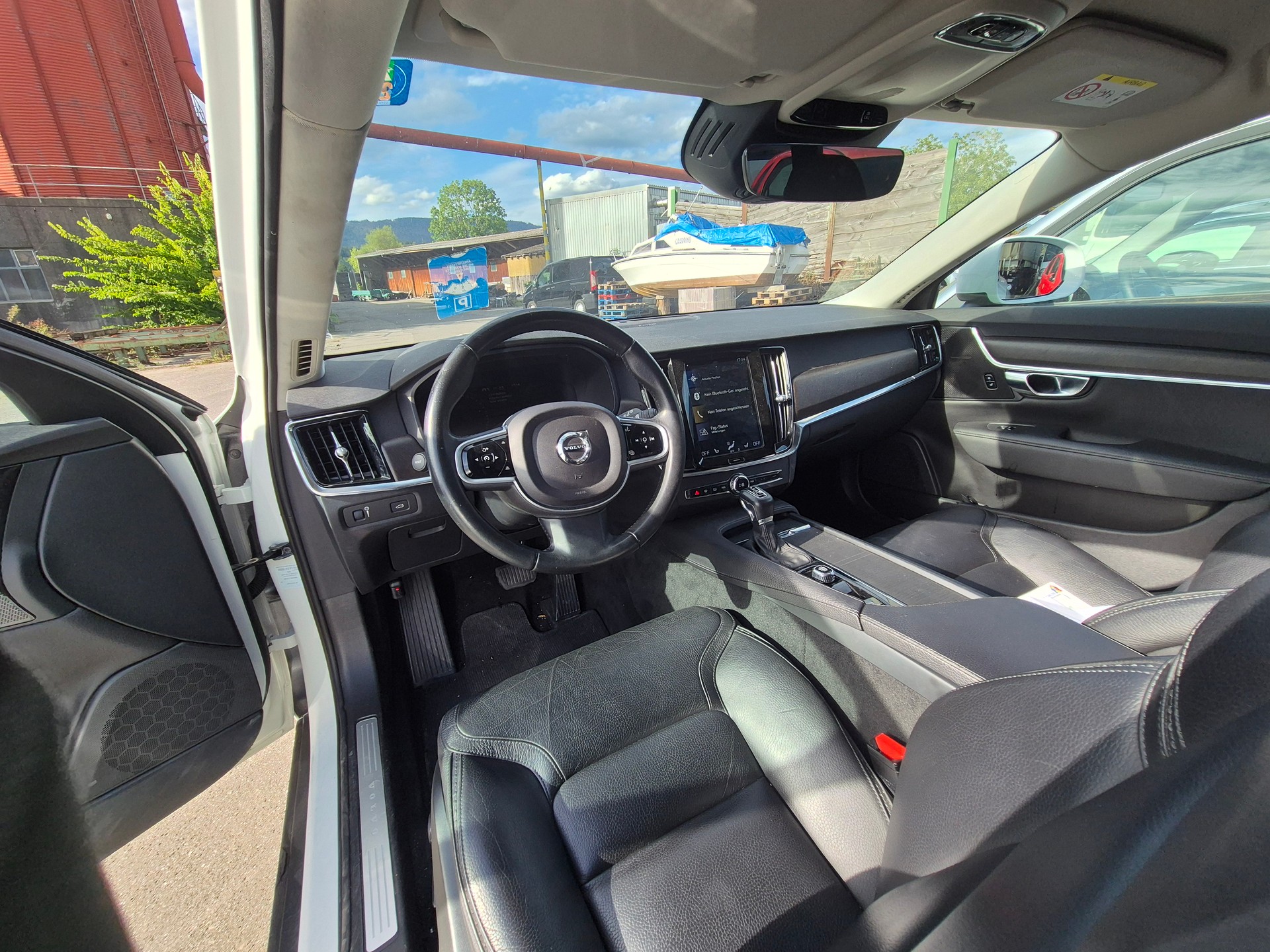 VOLVO V90 Cross Country Top AHK Motor dreht-image-8