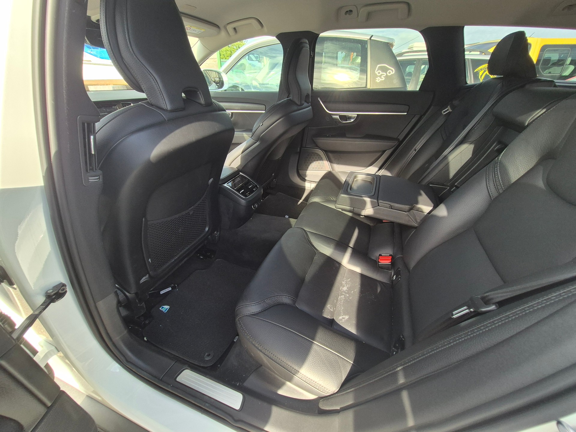 VOLVO V90 Cross Country Top AHK Motor dreht-image-10