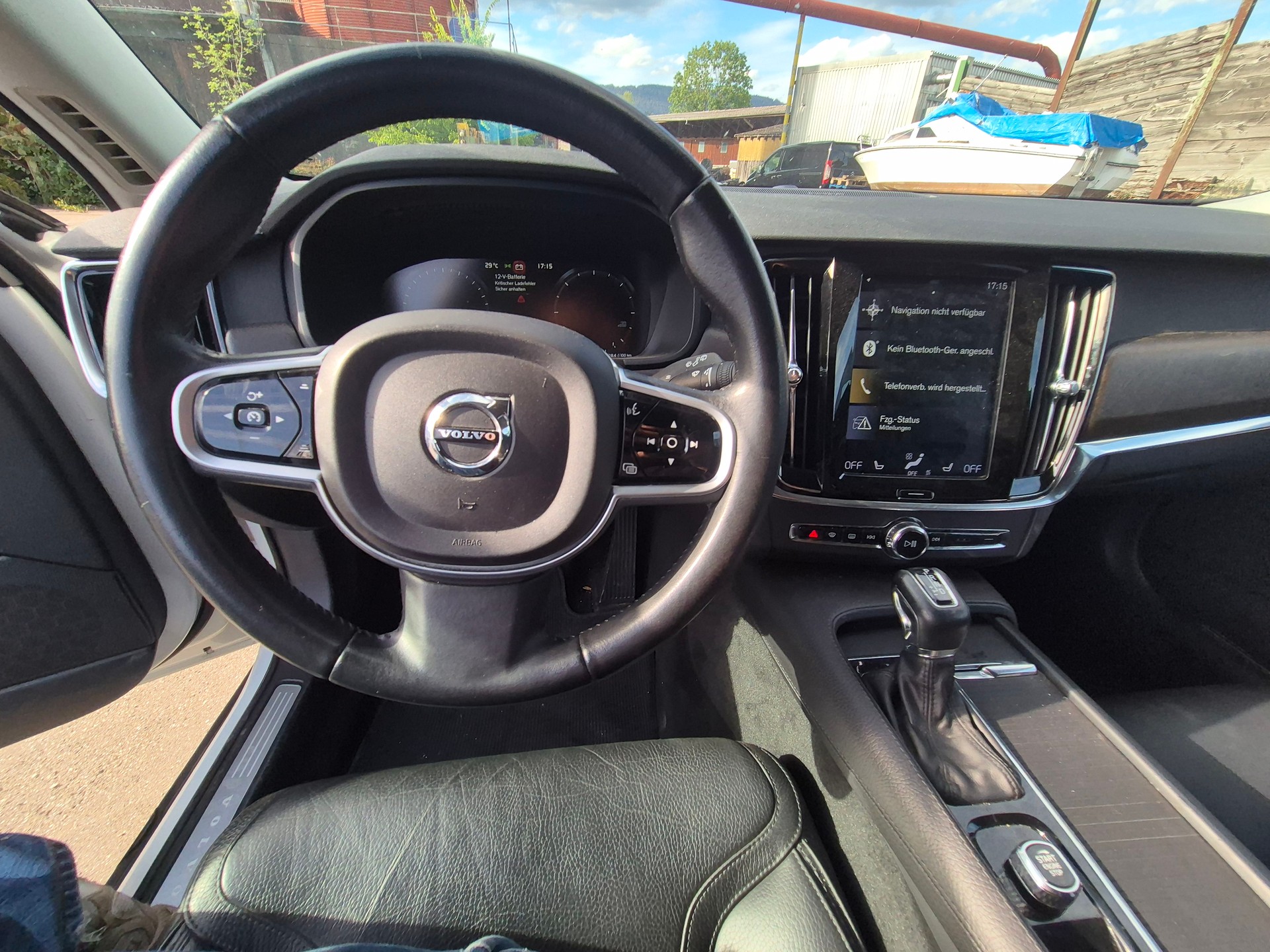 VOLVO V90 Cross Country Top AHK Motor dreht-image-9