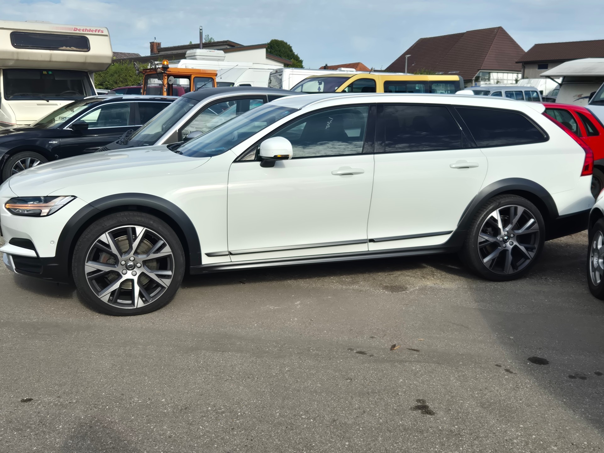 VOLVO V90 Cross Country Top AHK Motor dreht-image-3