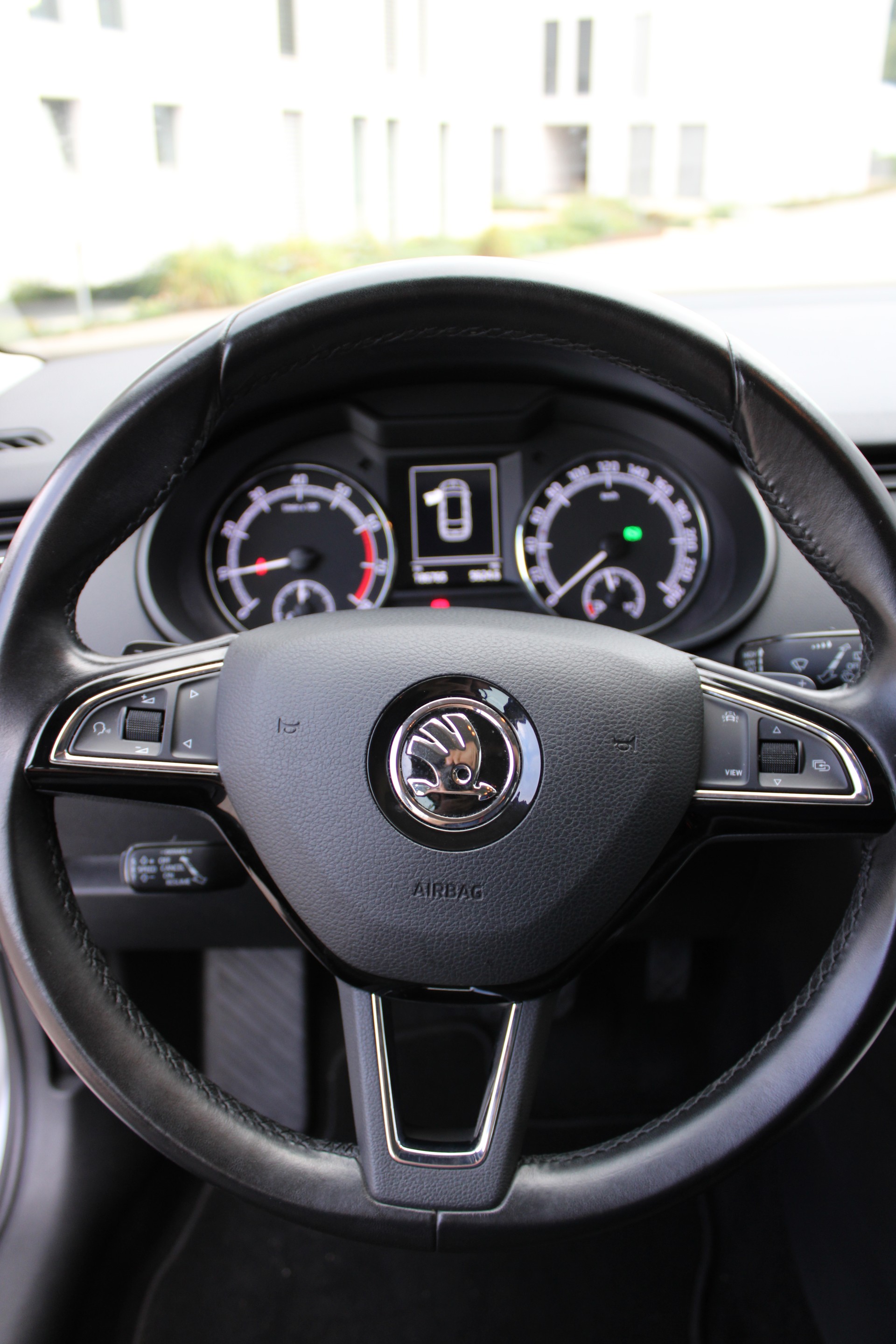 SKODA Octavia Combi 1.5 TSI Ambition DSG-image-24
