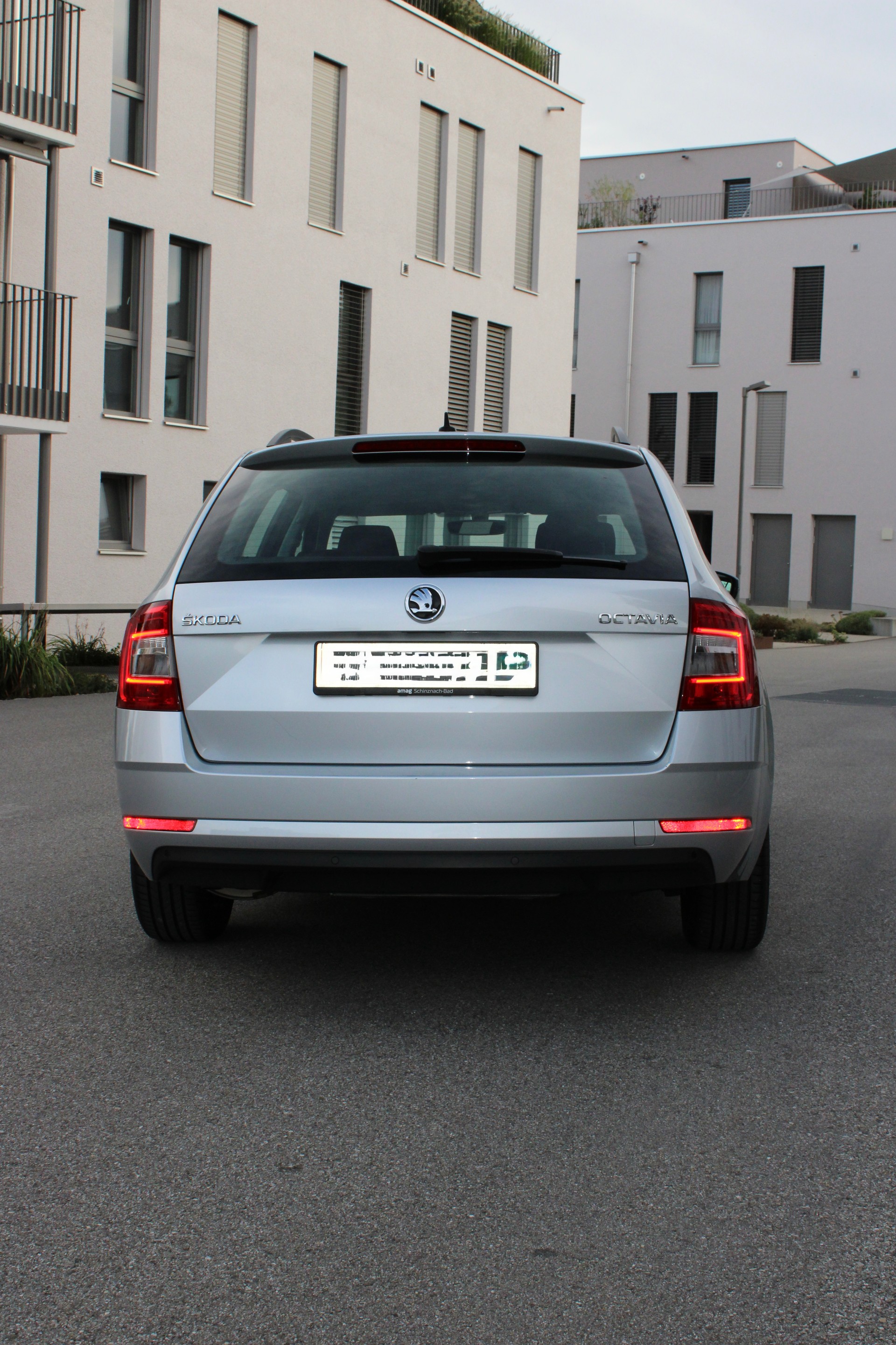 SKODA Octavia Combi 1.5 TSI Ambition DSG-image-4