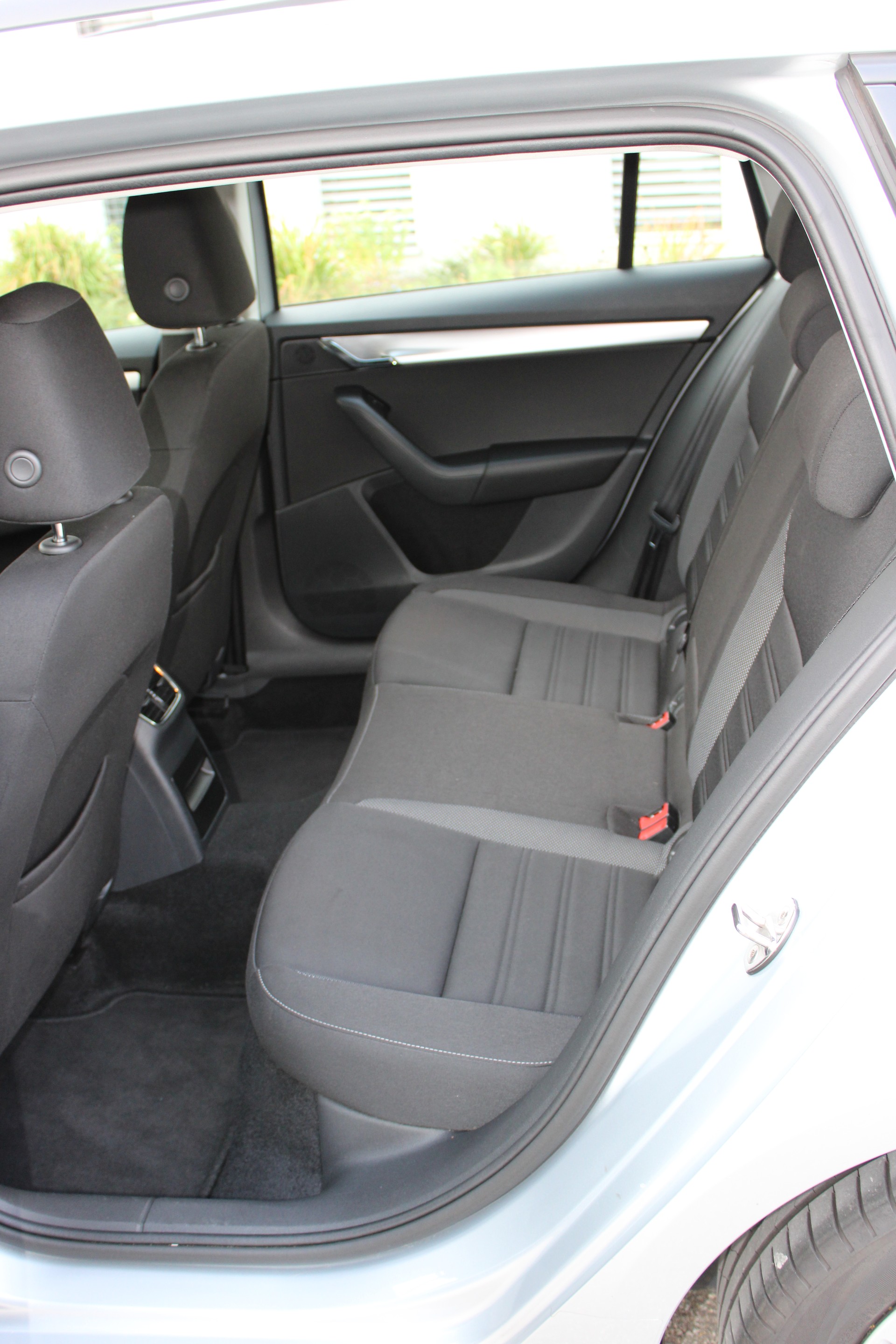 SKODA Octavia Combi 1.5 TSI Ambition DSG-image-7