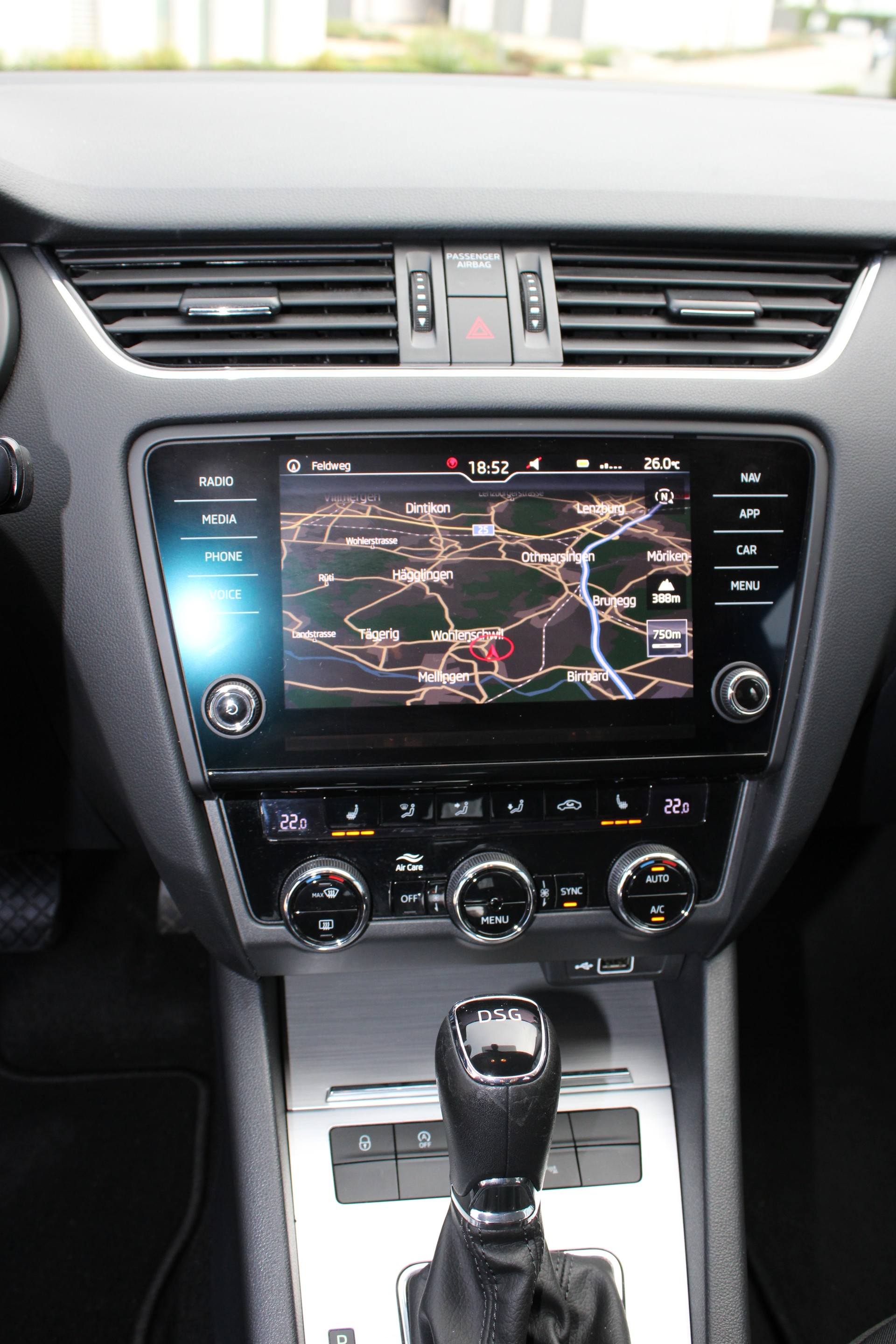 SKODA Octavia Combi 1.5 TSI Ambition DSG-image-21
