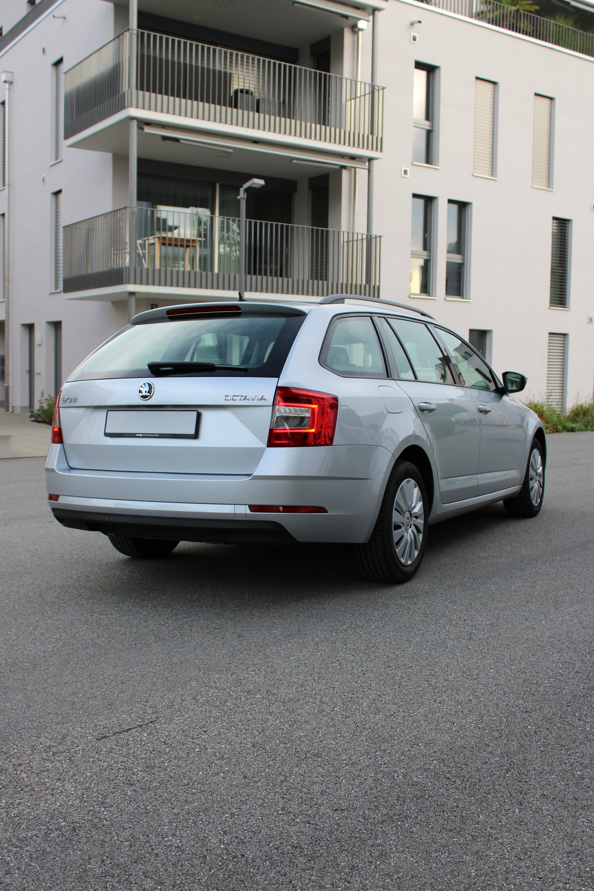 SKODA Octavia Combi 1.5 TSI Ambition DSG-showroom-element-3