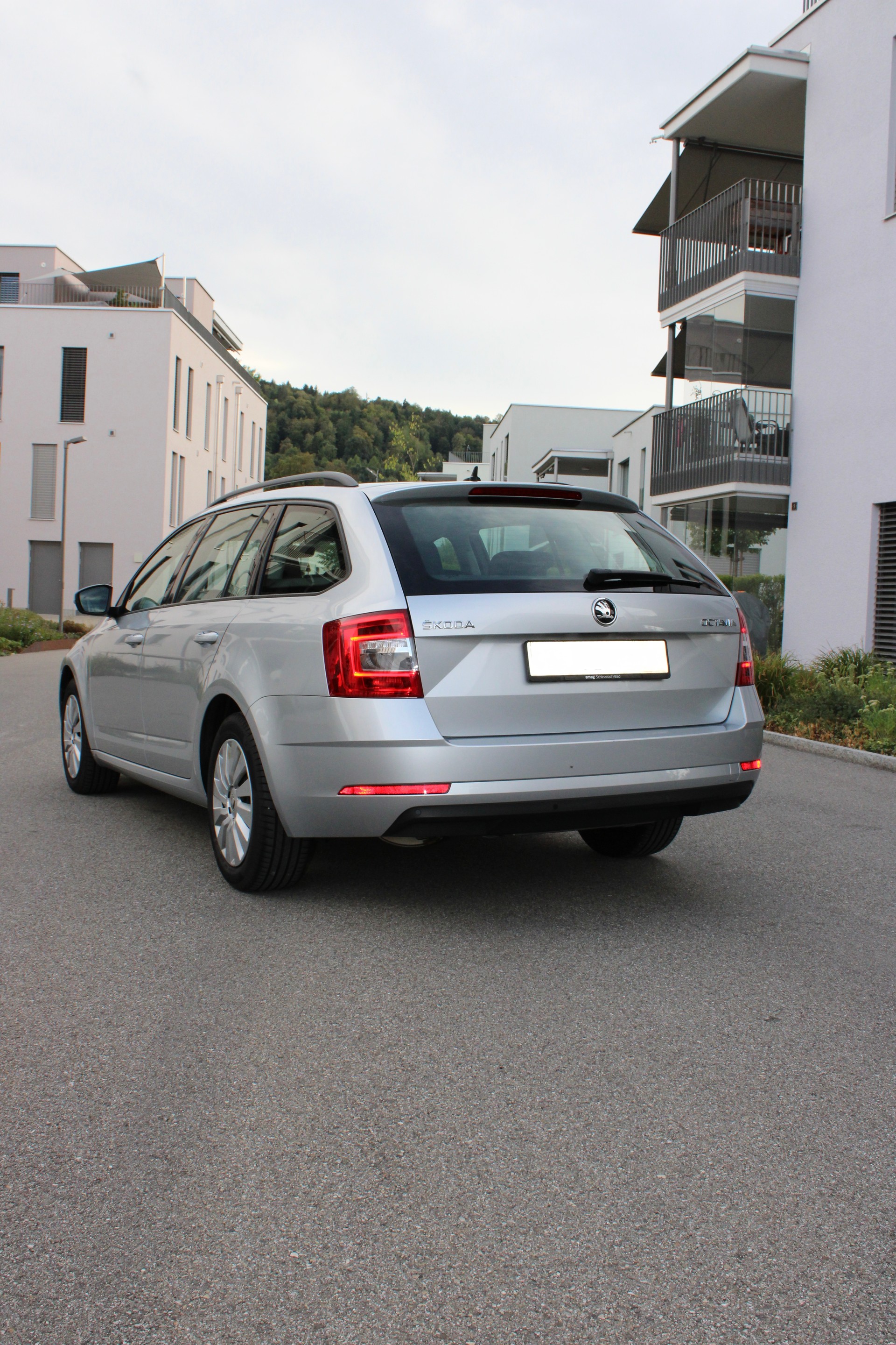 SKODA Octavia Combi 1.5 TSI Ambition DSG-image-5