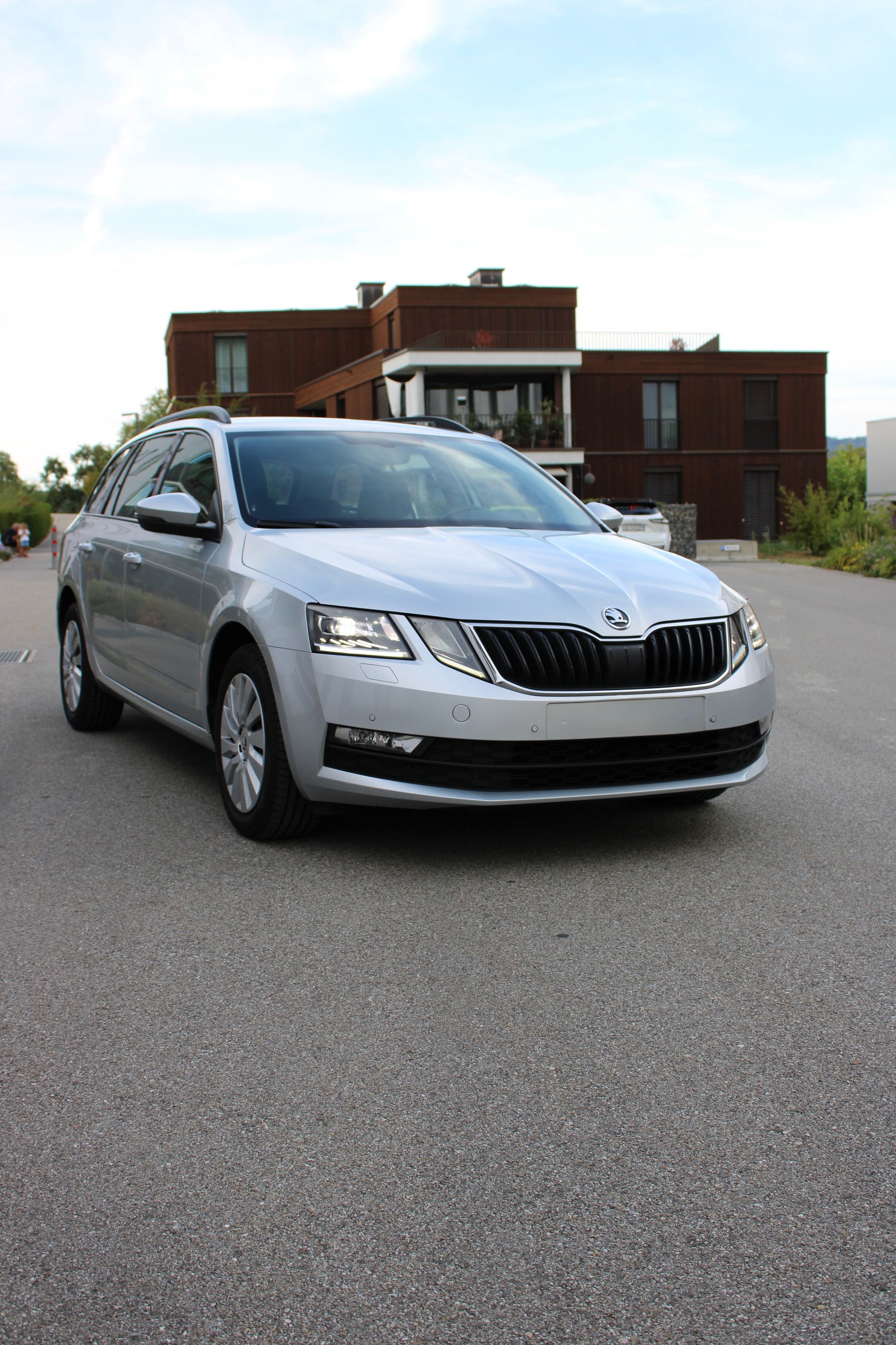 SKODA Octavia Combi 1.5 TSI Ambition DSG-showroom-element-2