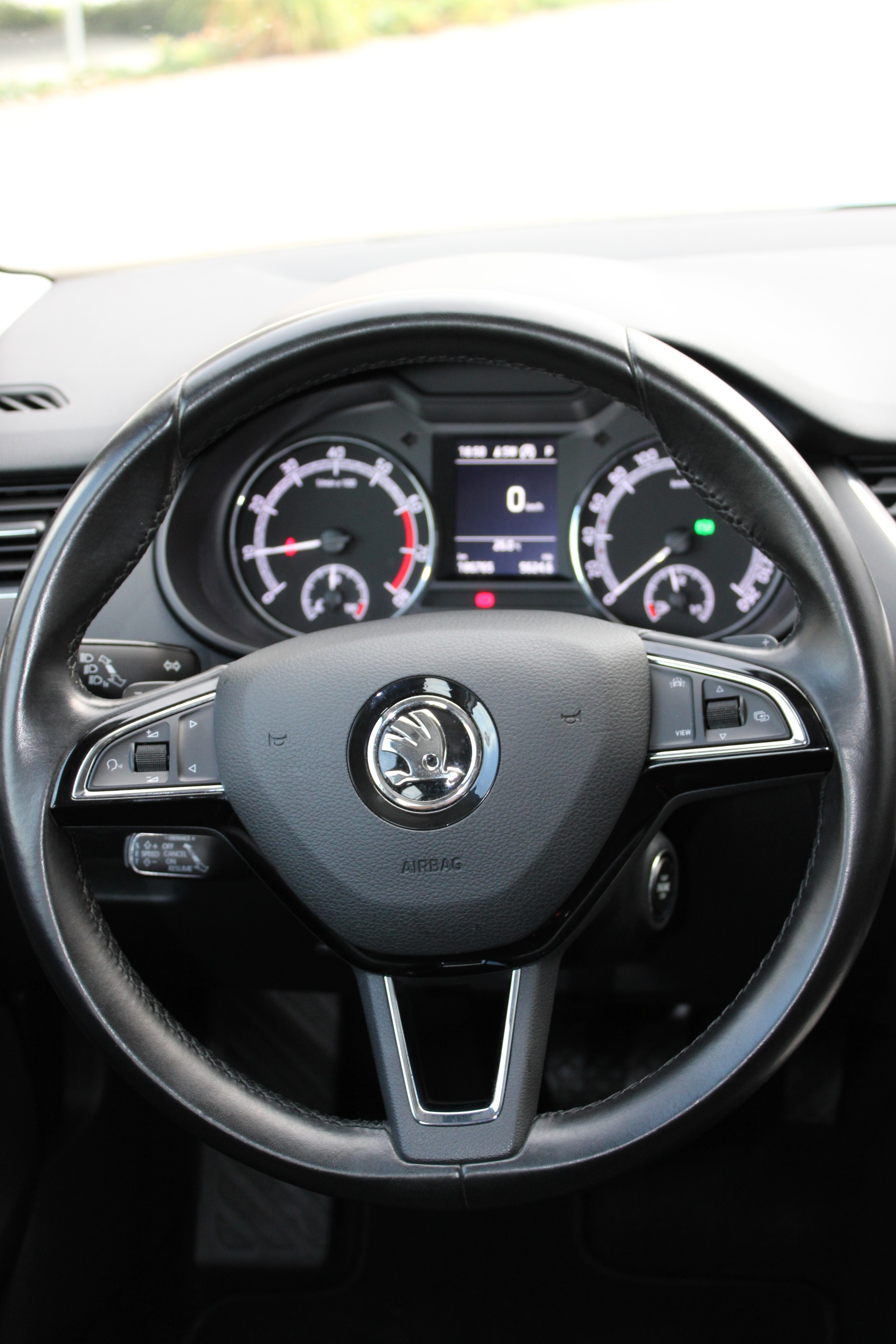 SKODA Octavia Combi 1.5 TSI Ambition DSG-image-16