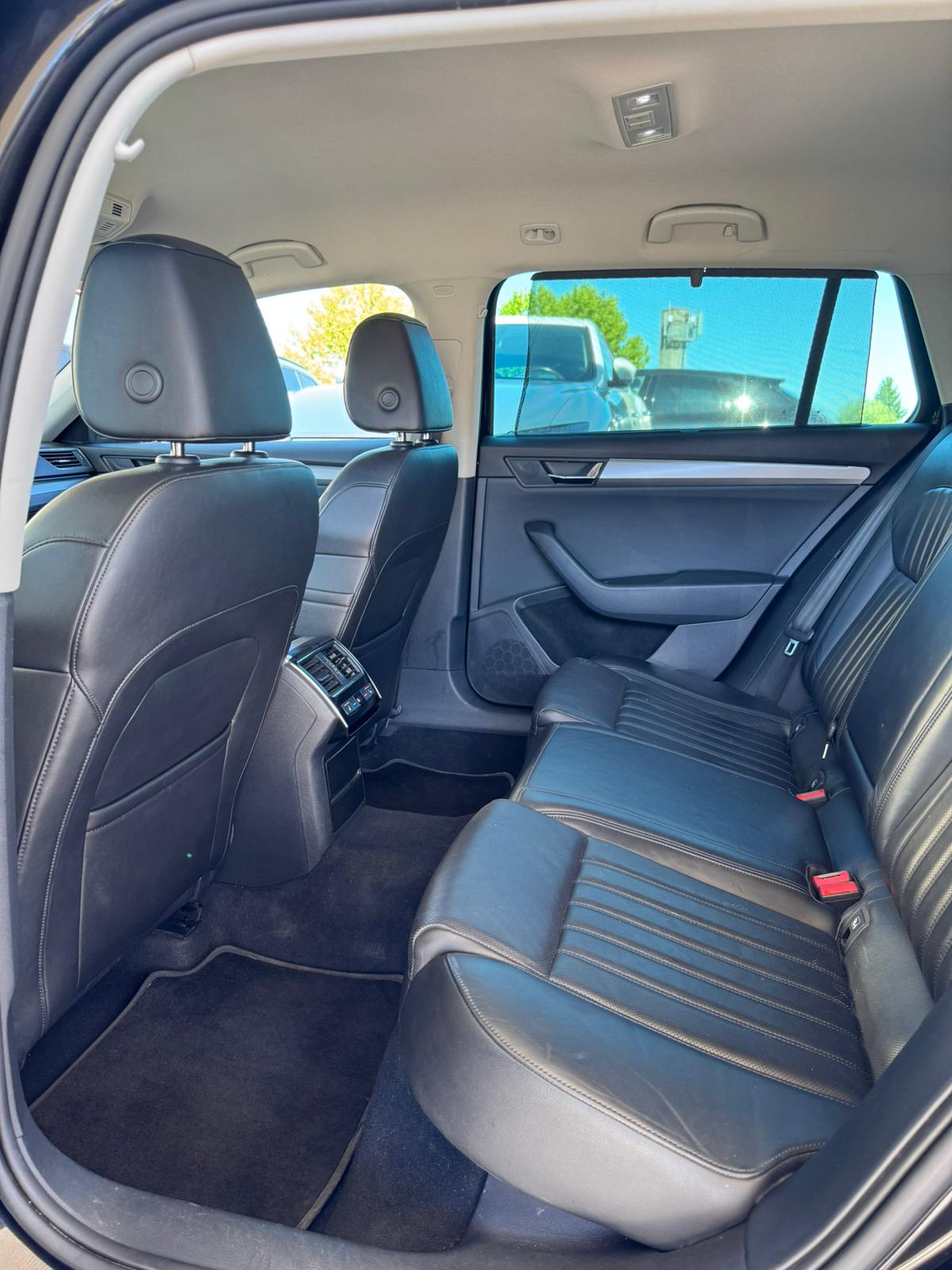 SKODA Superb Combi 2.0 TSI Ambition DSG 4x4-image-12