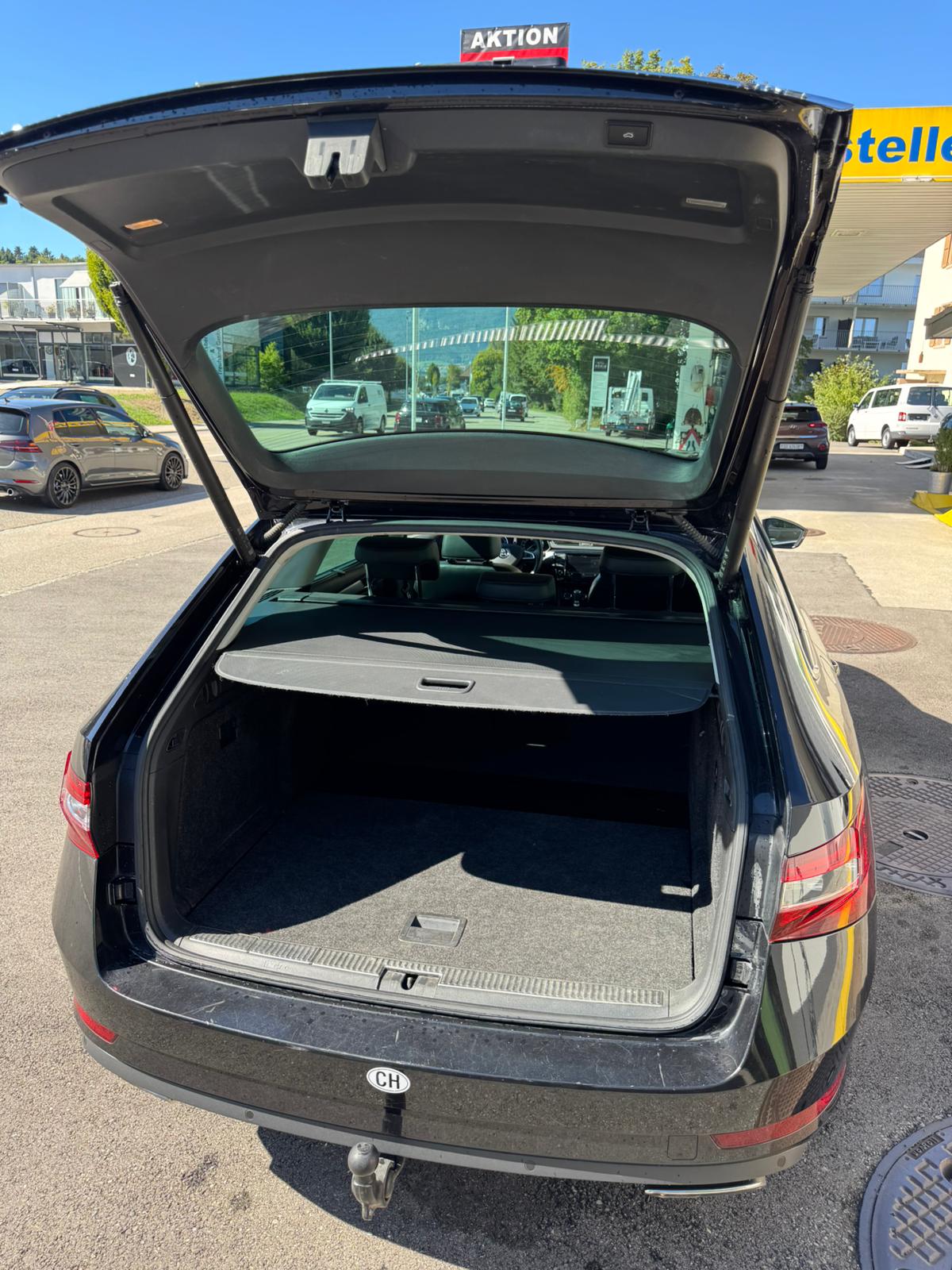 SKODA Superb Combi 2.0 TSI Ambition DSG 4x4-image-4